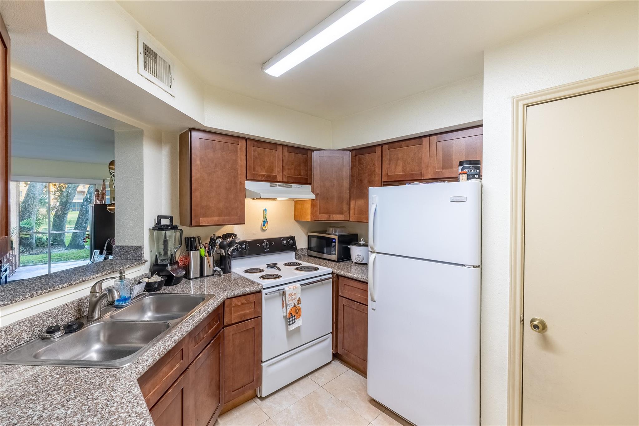 Sailboat Pointe Condo - Residential Lease