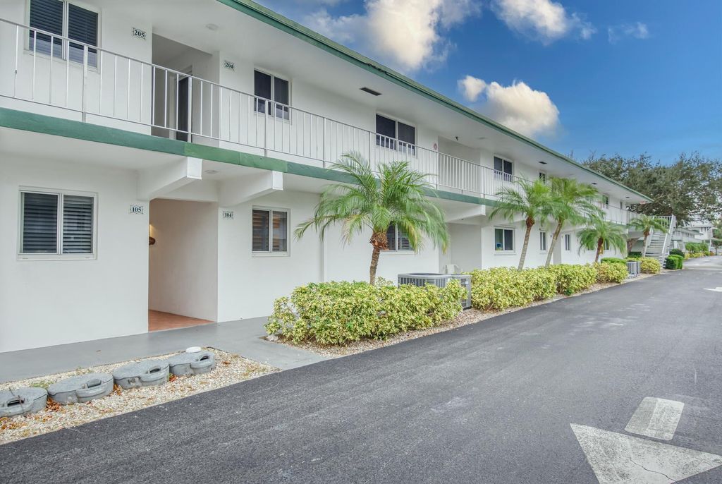 Photo of 5 Westwood Avenue #104d, Tequesta, FL 33469 (MLS # R11039253)