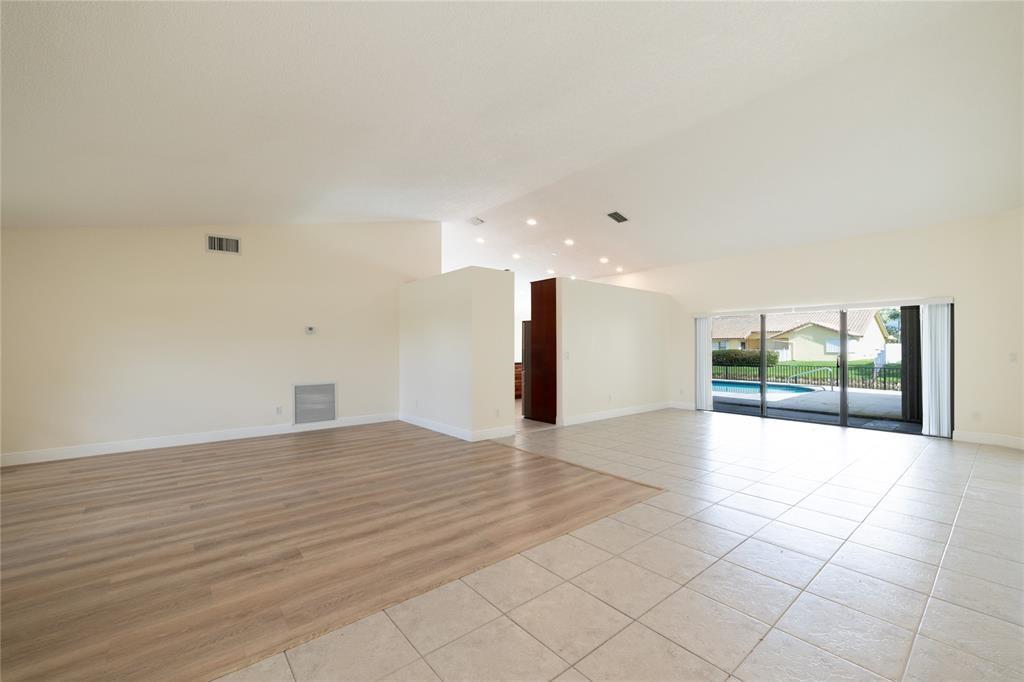 Jacaranda Prcl 274 132-8 - Residential Lease