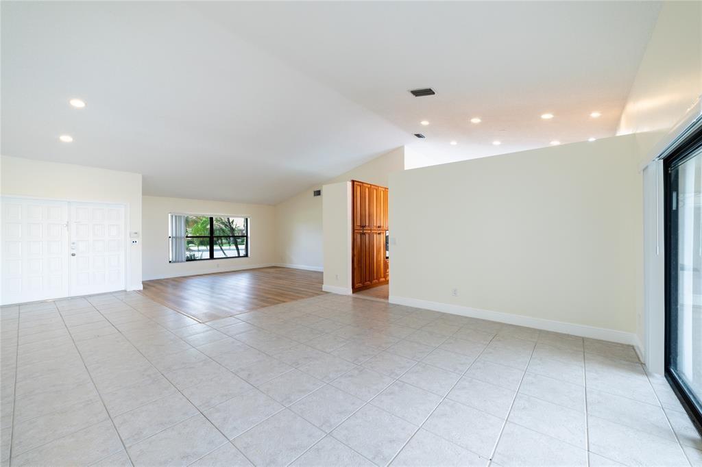 Jacaranda Prcl 274 132-8 - Residential Lease