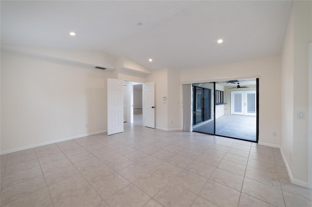 Jacaranda Prcl 274 132-8 - Residential Lease