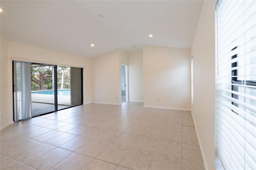 Jacaranda Prcl 274 132-8 - Residential Lease