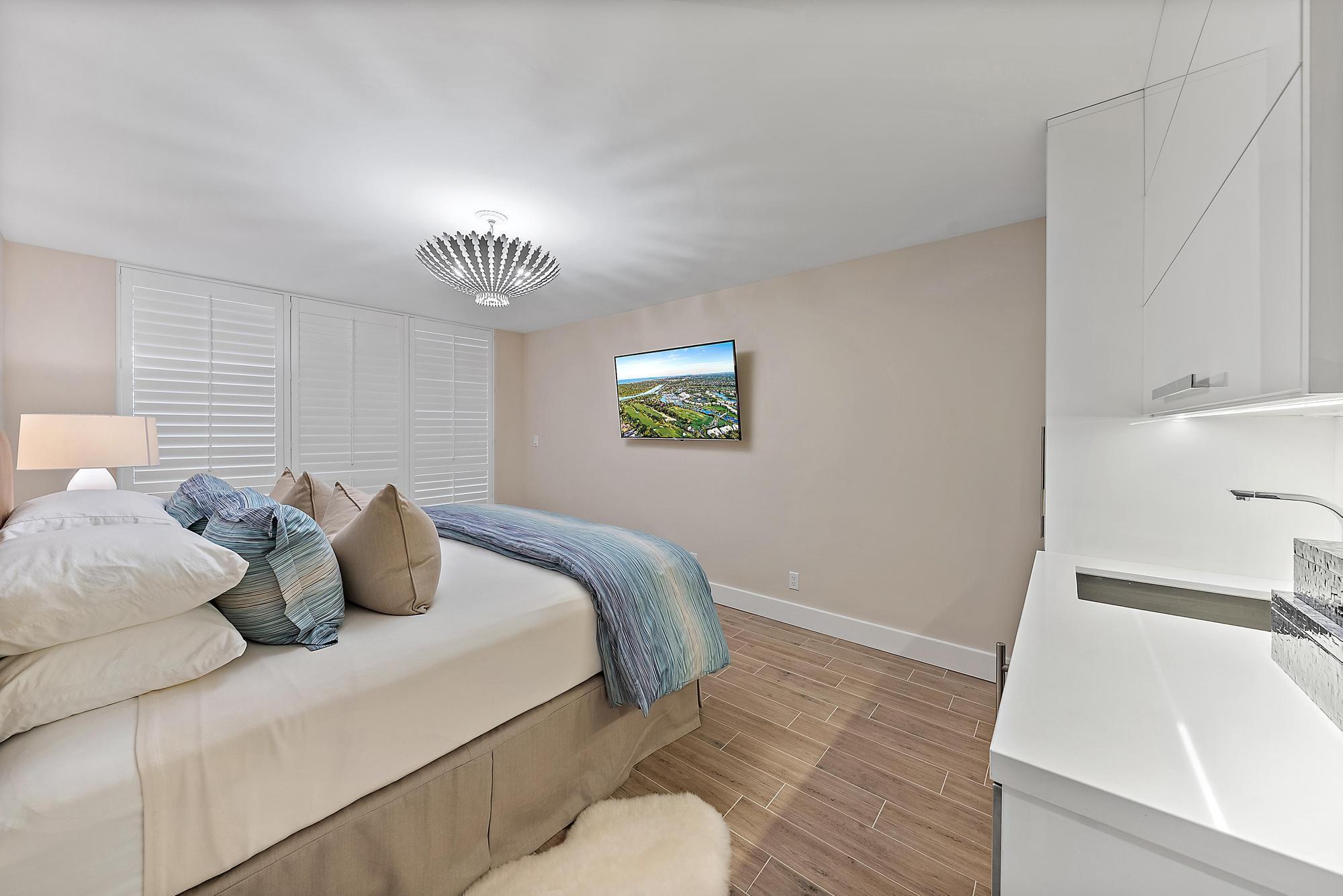 TWENTY SEVEN SEVENTY SOUT - Residential