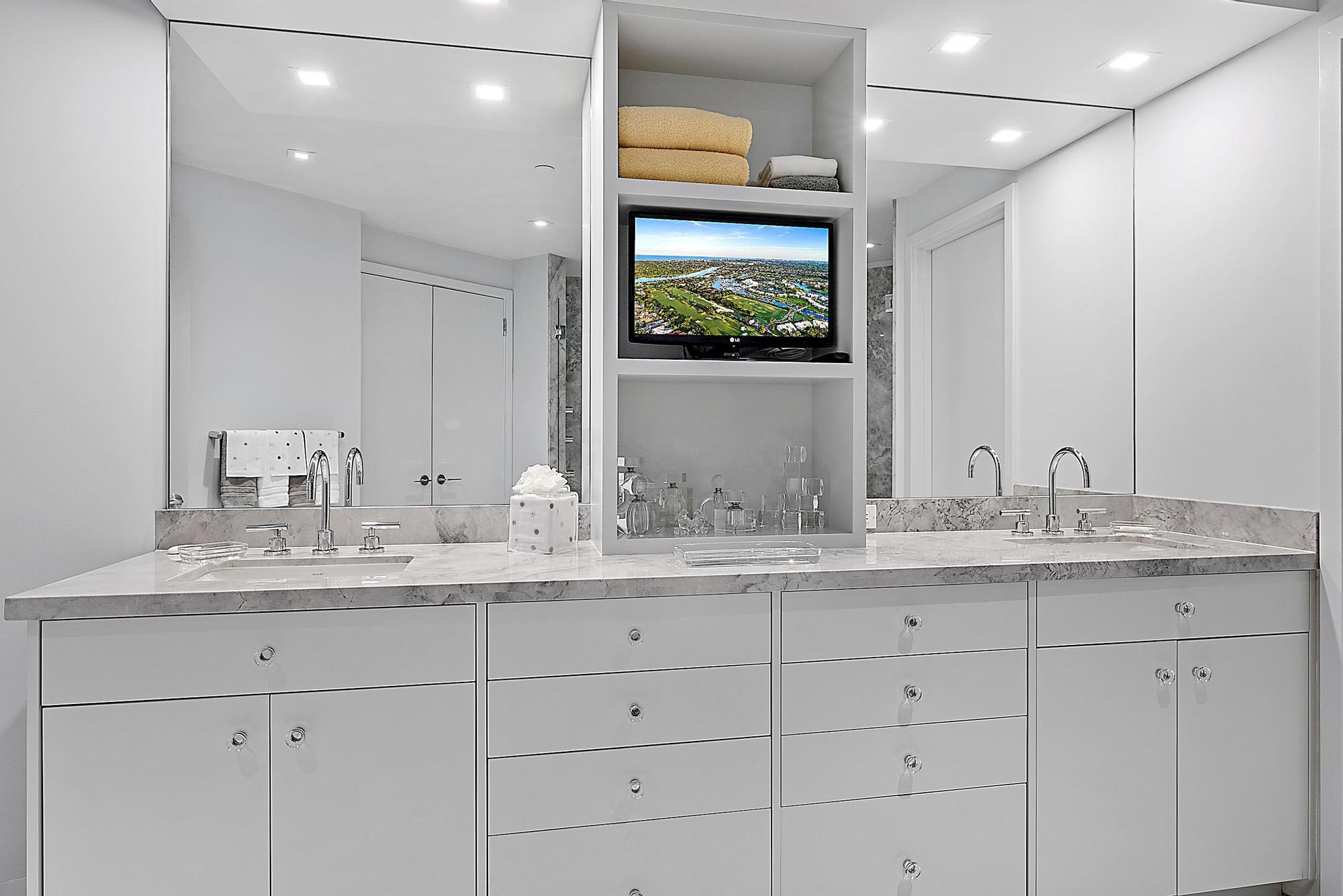 TWENTY SEVEN SEVENTY SOUT - Residential