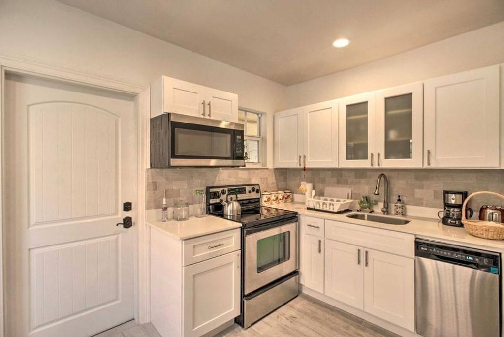 Photo of 407 S Lakeside Drive #E, Lake Worth Beach, FL 33460 (MLS # R11052927)