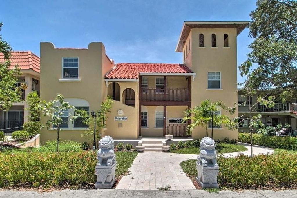 Photo of 407 S Lakeside Drive #E, Lake Worth Beach, FL 33460 (MLS # R11052927)