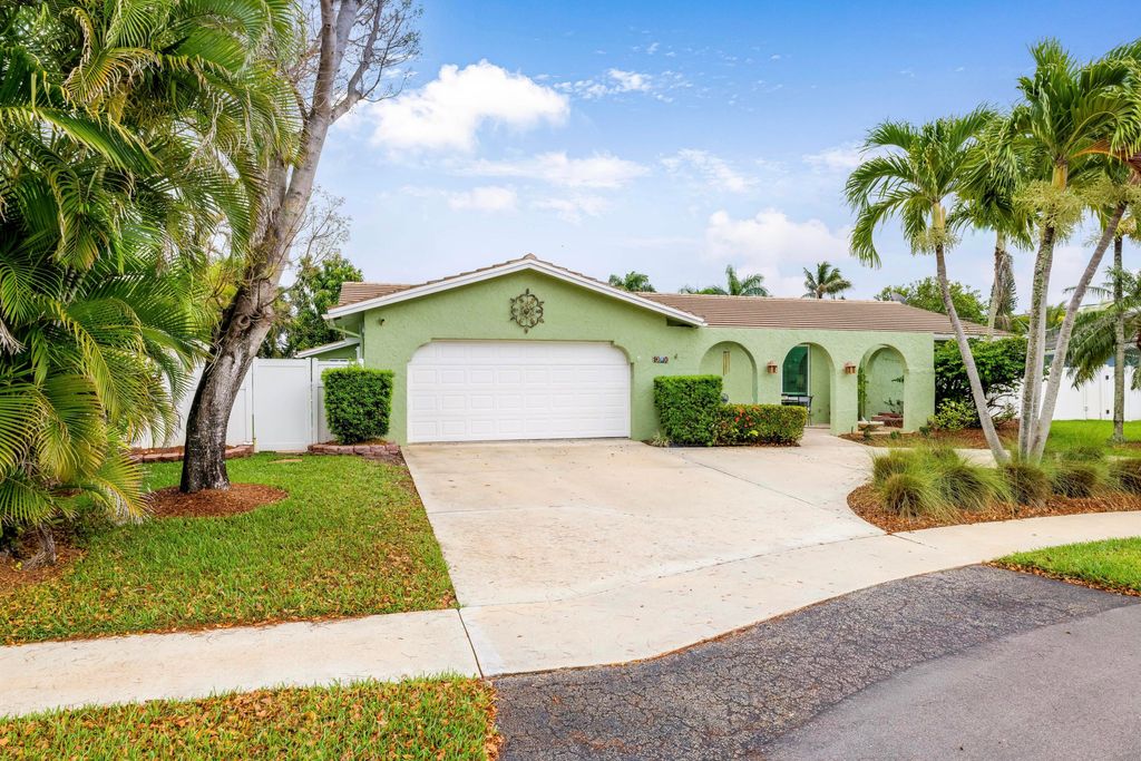 Photo of 1920 SW 58th Avenue, Plantation, FL 33317 (MLS # B26021768)