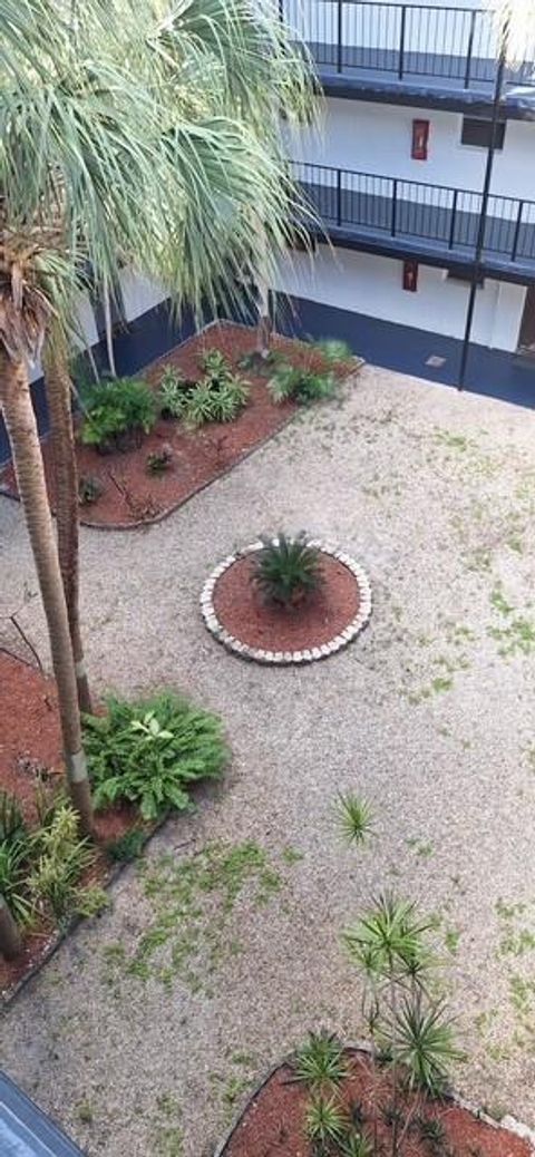 A home in Lauderdale Lakes