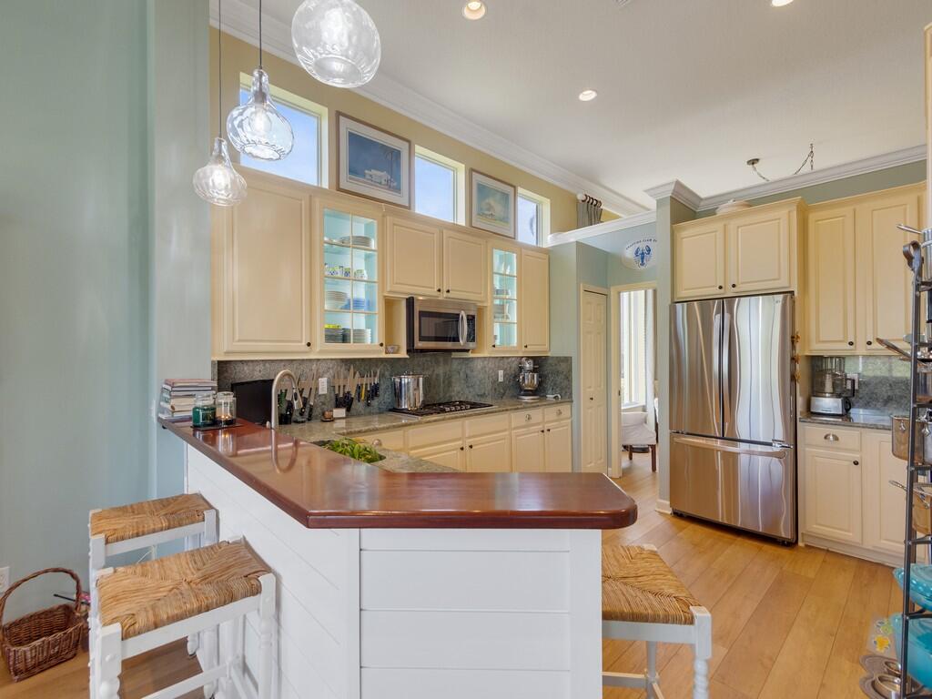 CYPRESS POINT - Residential