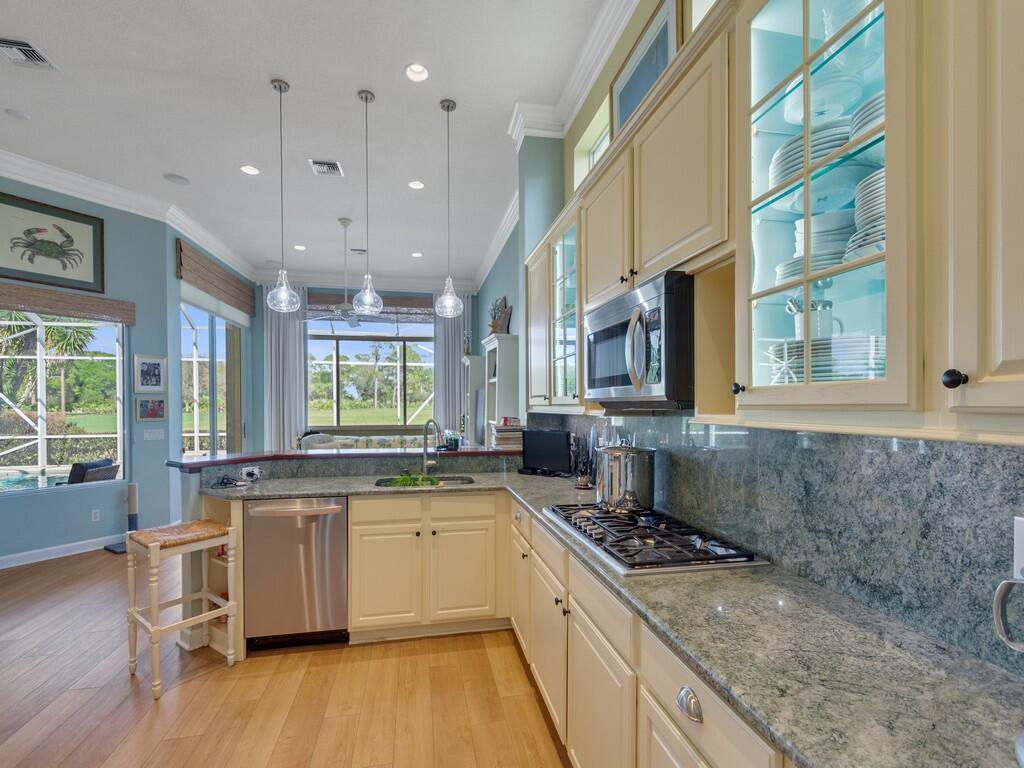 CYPRESS POINT - Residential