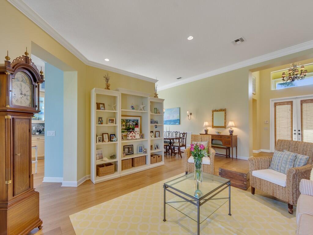 CYPRESS POINT - Residential