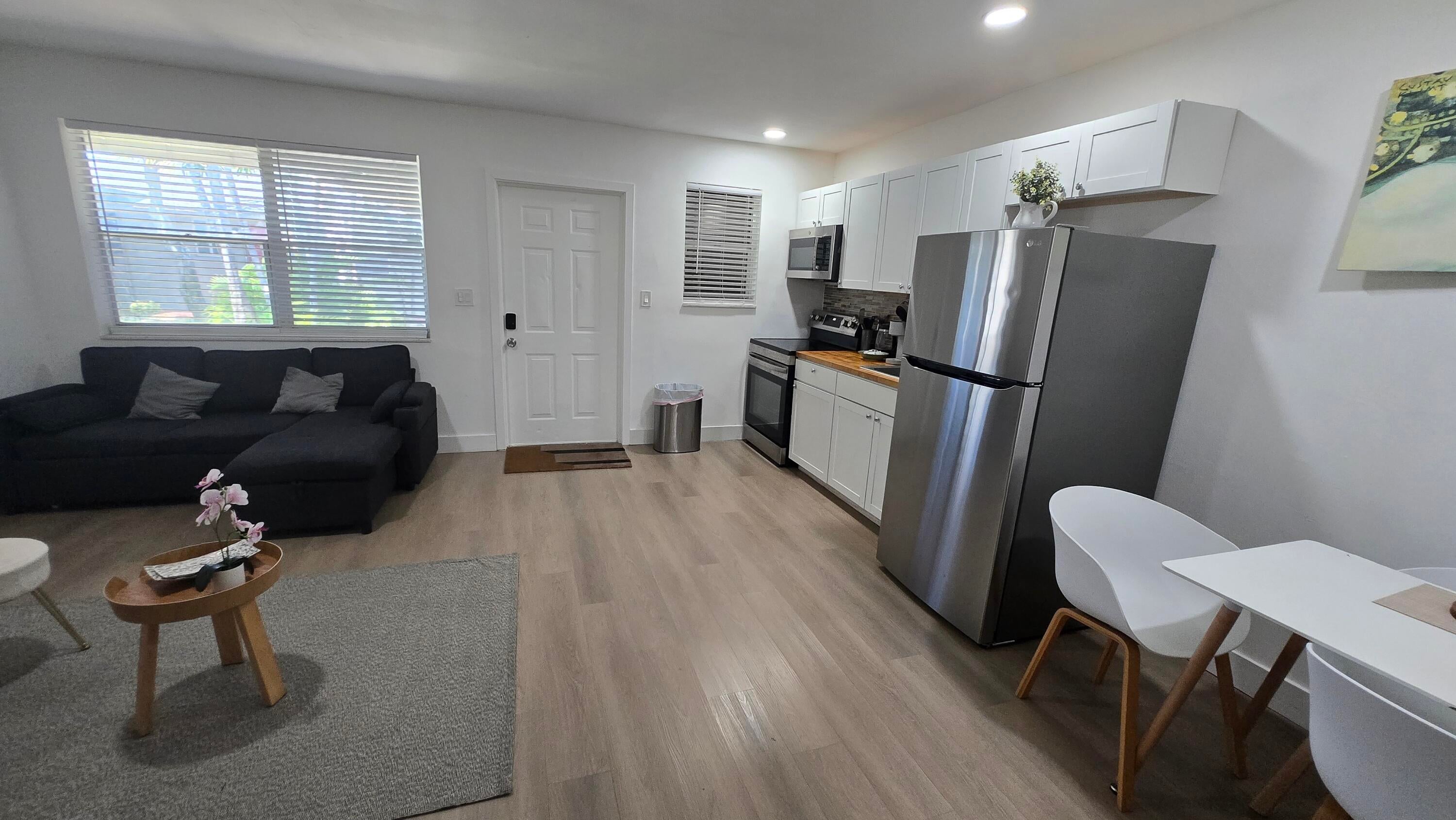 704 NE 8th Street 10