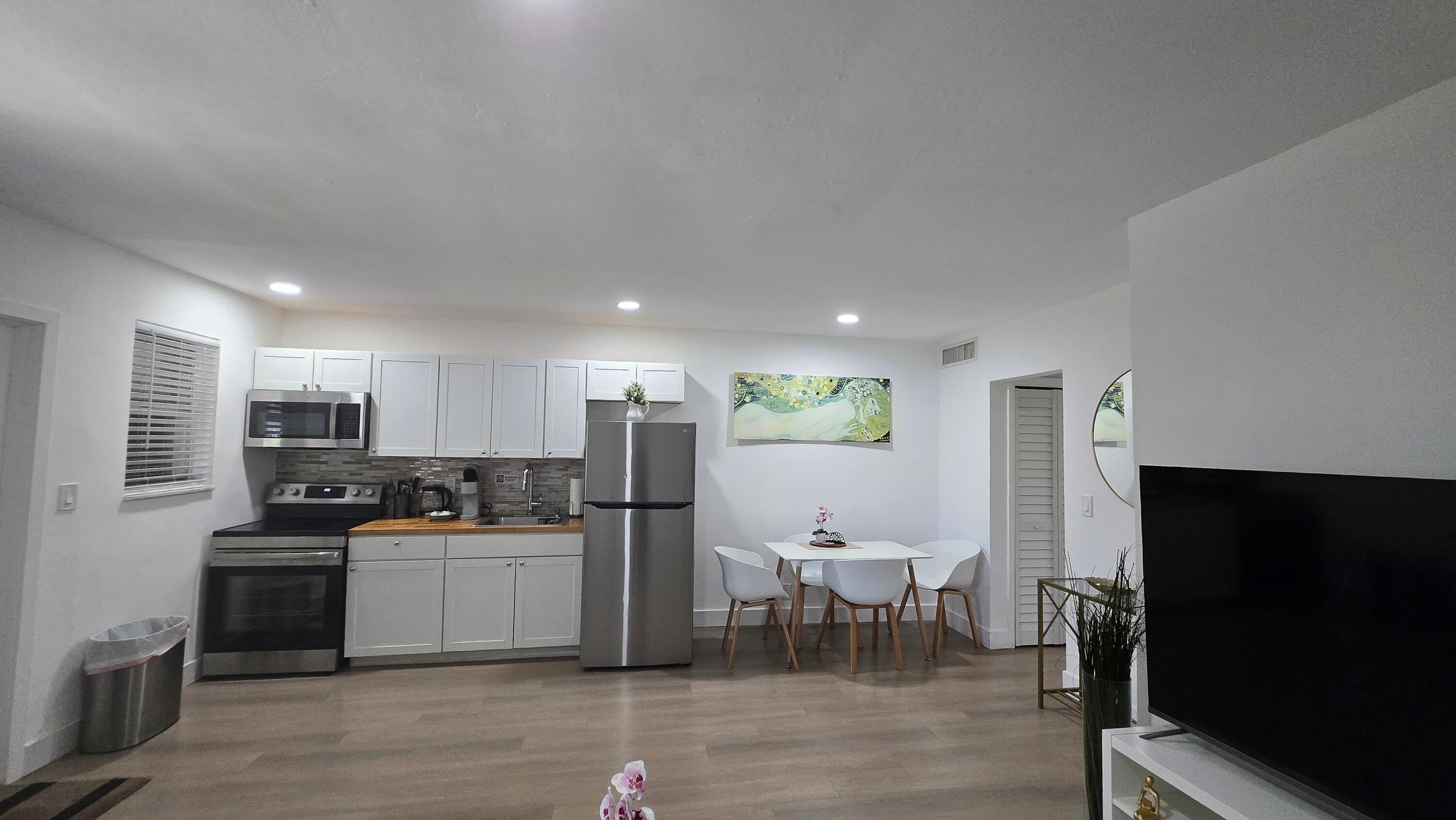 704 NE 8th Street 10