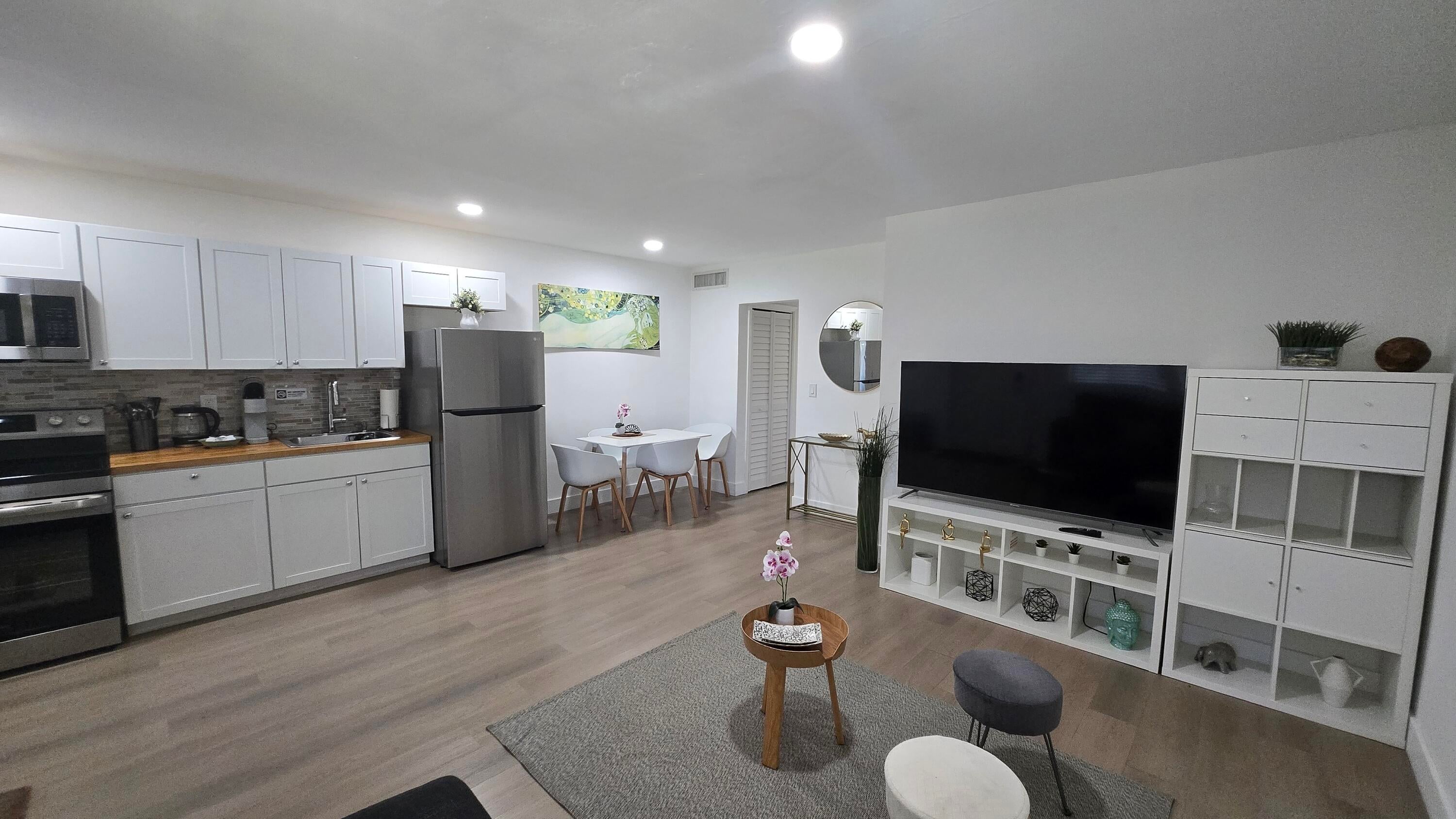 704 NE 8th Street 10