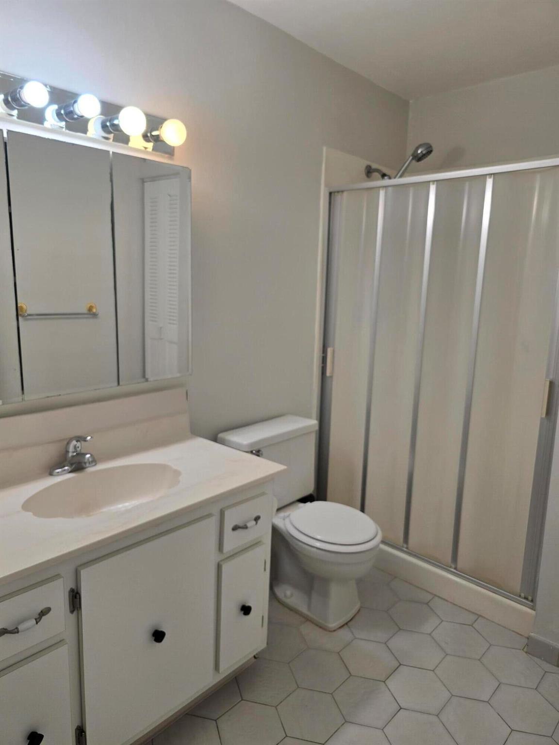 GOLDEN LAKES VILLAGE COND - Residential Lease