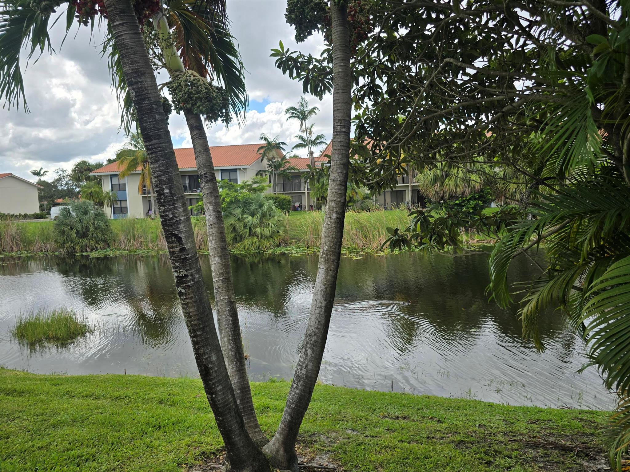 GOLDEN LAKES VILLAGE COND - Residential Lease