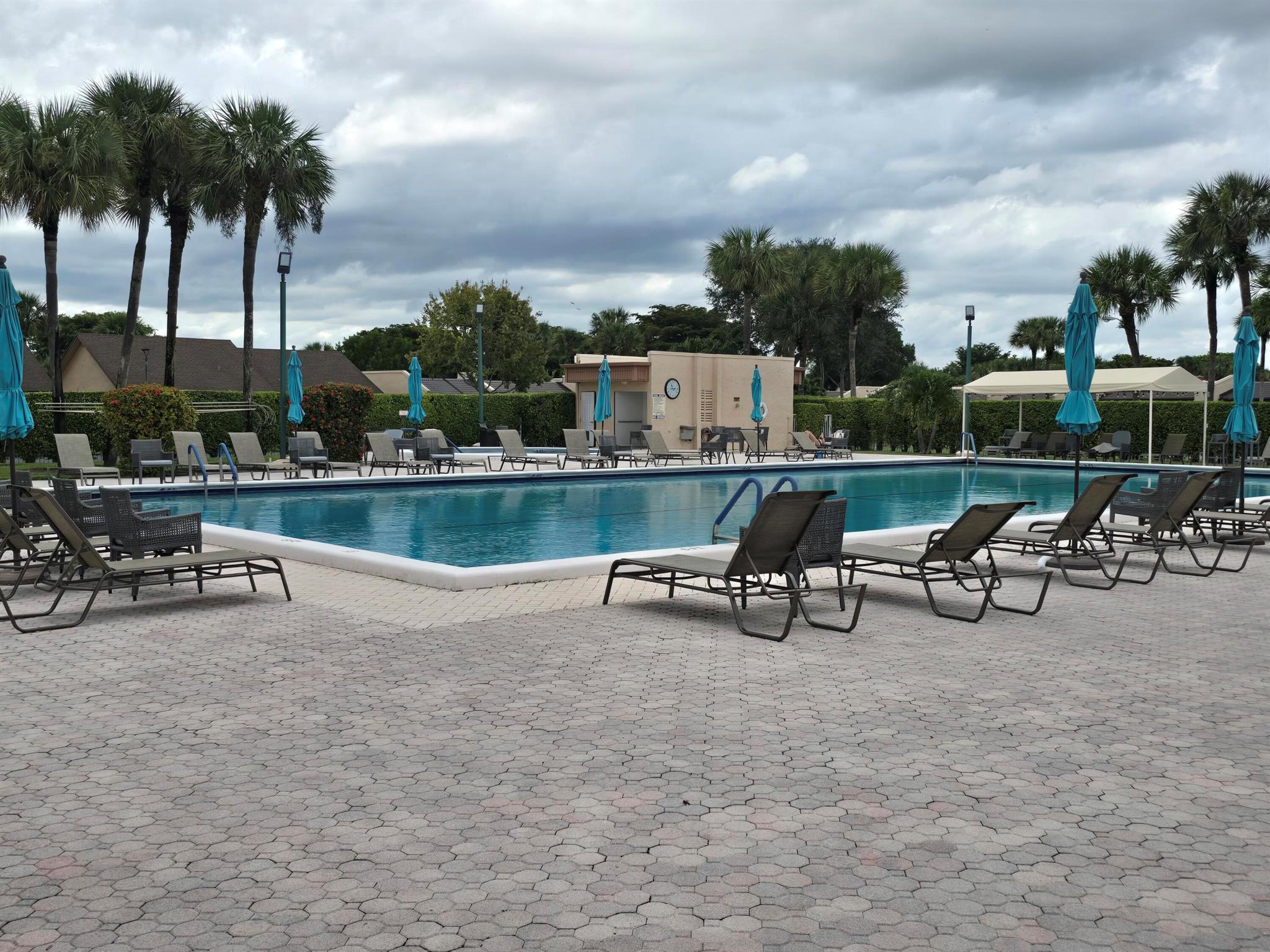 GOLDEN LAKES VILLAGE COND - Residential Lease