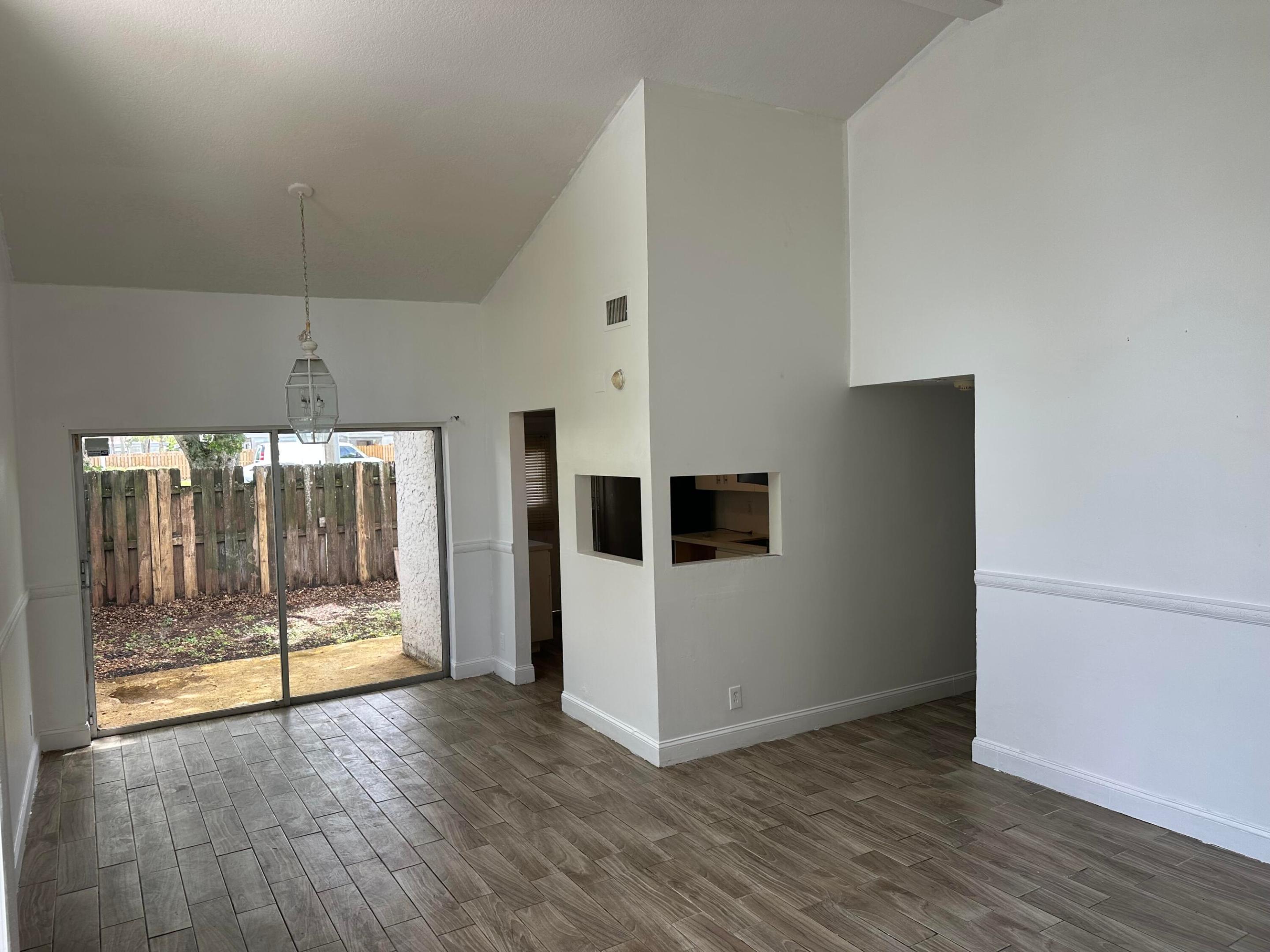 APPLE CREEK - Residential
