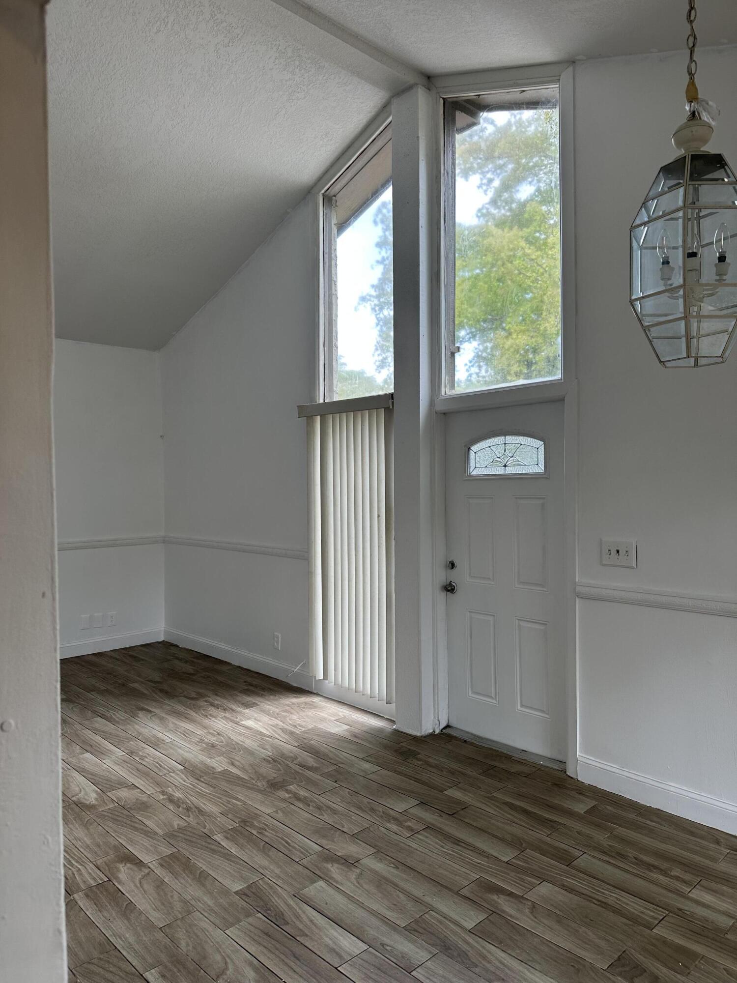 APPLE CREEK - Residential