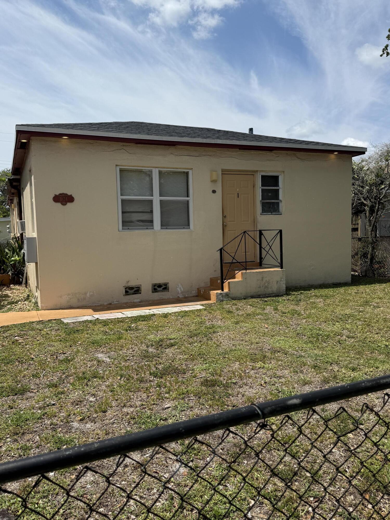 HOLLYWOOD - Residential Lease