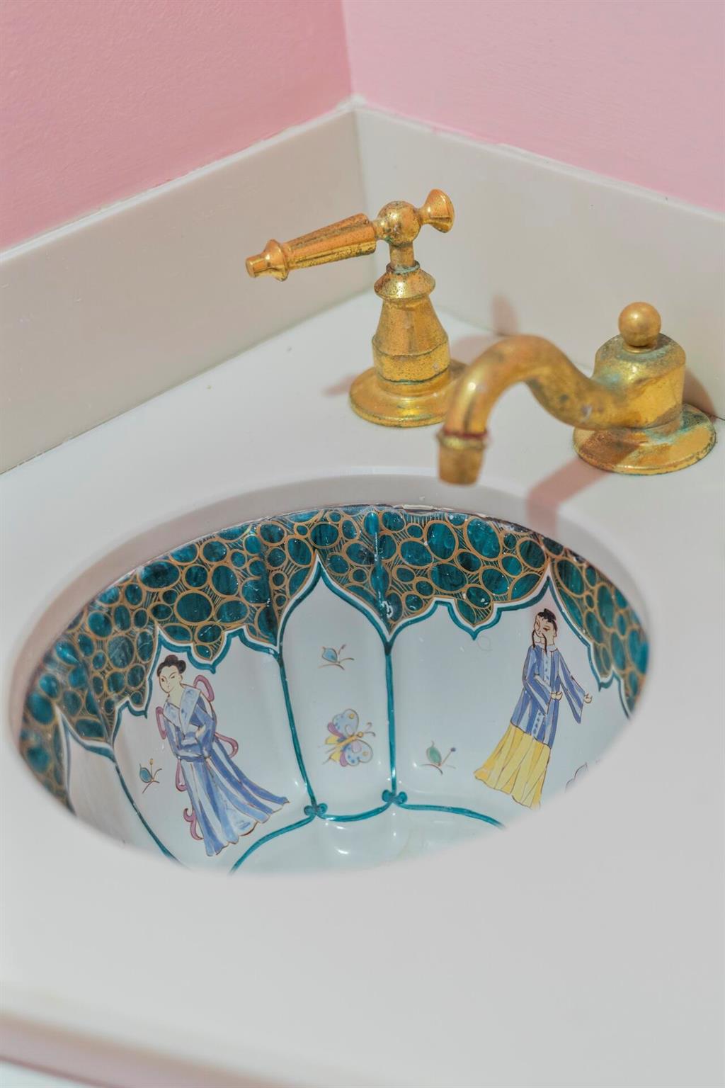 WARDEN HOUSE CONDO - Residential