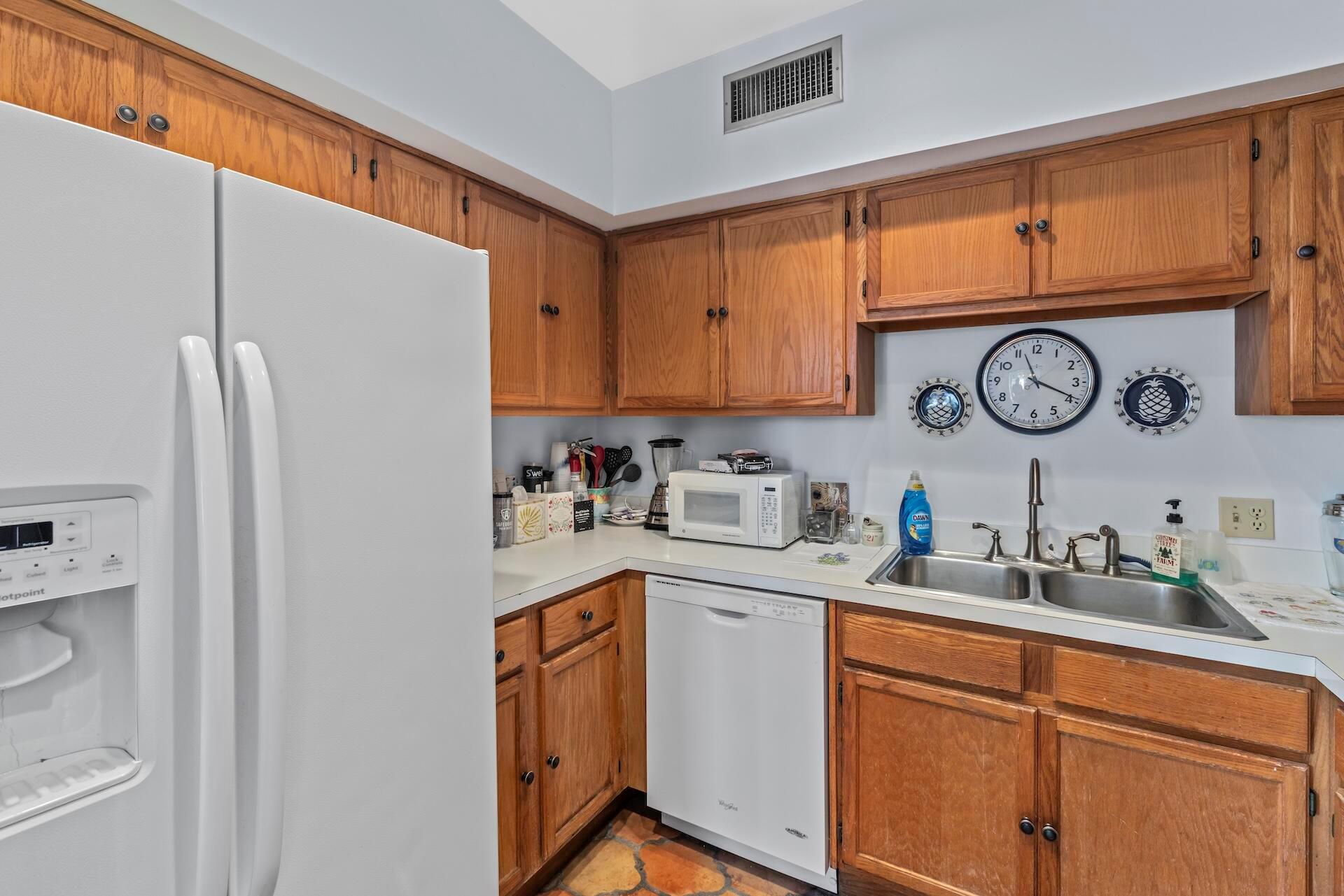 WARDEN HOUSE CONDO - Residential