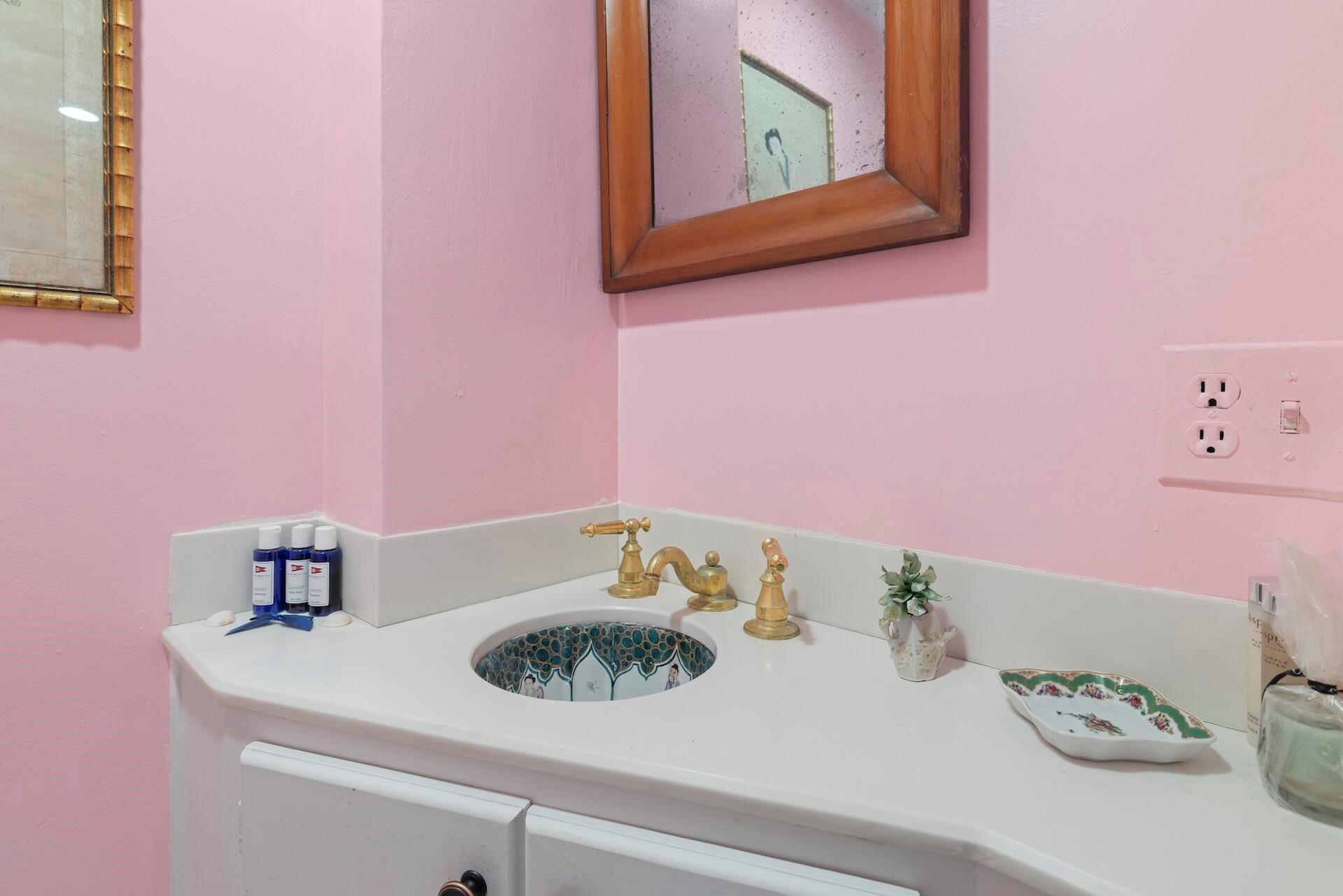 WARDEN HOUSE CONDO - Residential