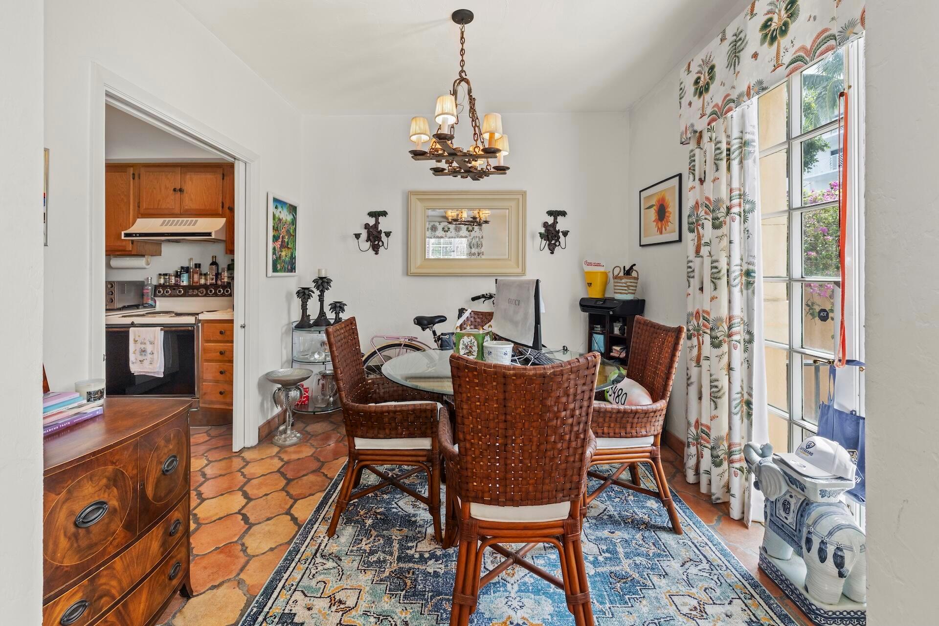 WARDEN HOUSE CONDO - Residential