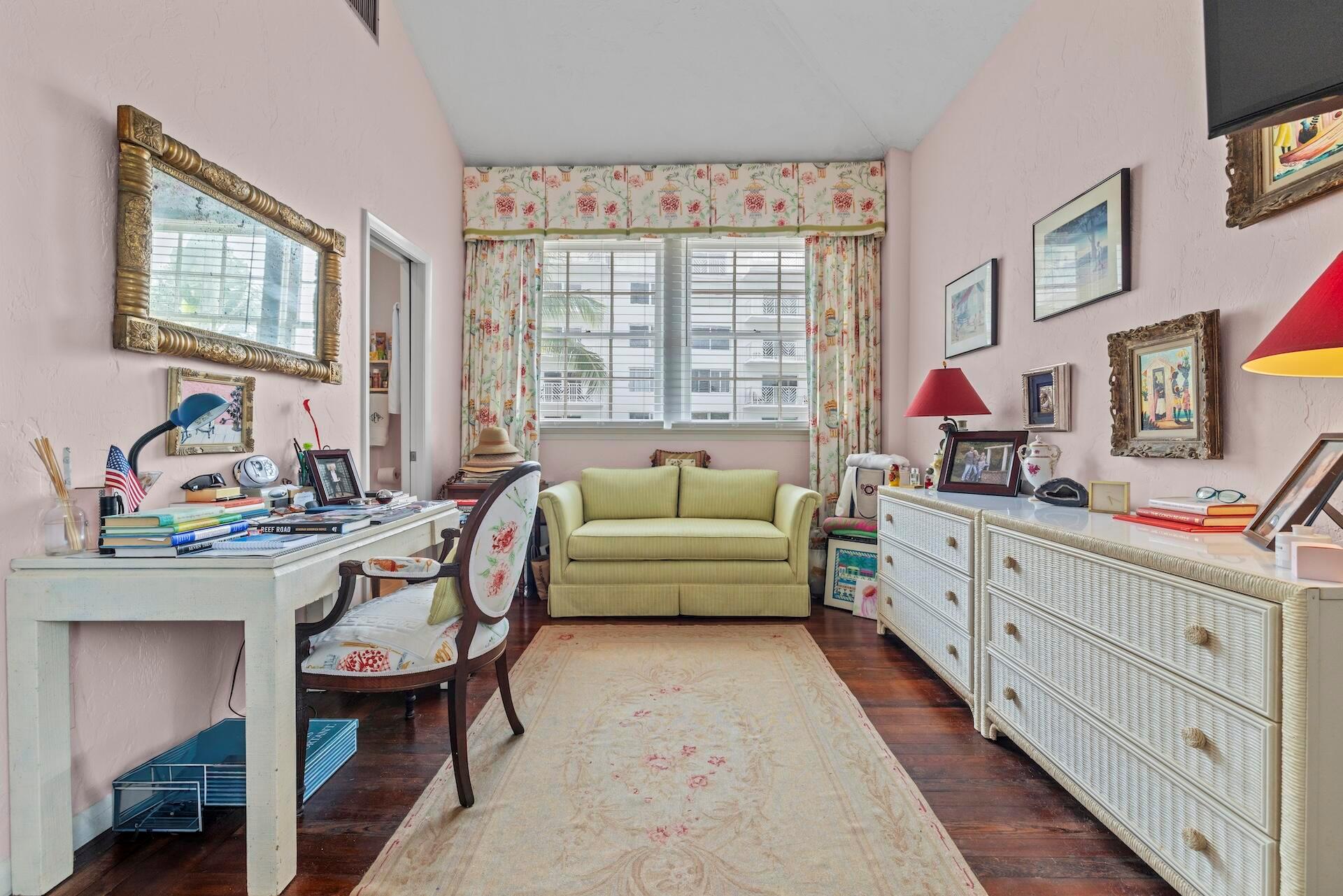 WARDEN HOUSE CONDO - Residential