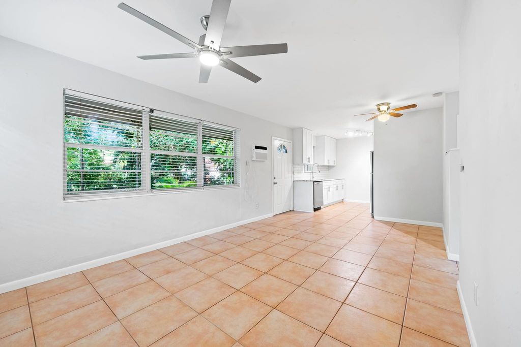 Photo of 806 NE 23 Drive #B-REAR, Wilton Manors, FL 33305 (MLS # F10524743)