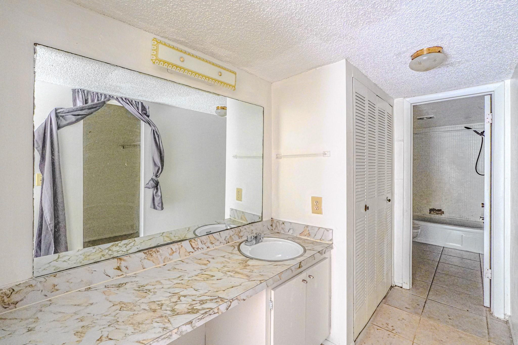 NEWPORT AT LAUDERHILL CON - Residential