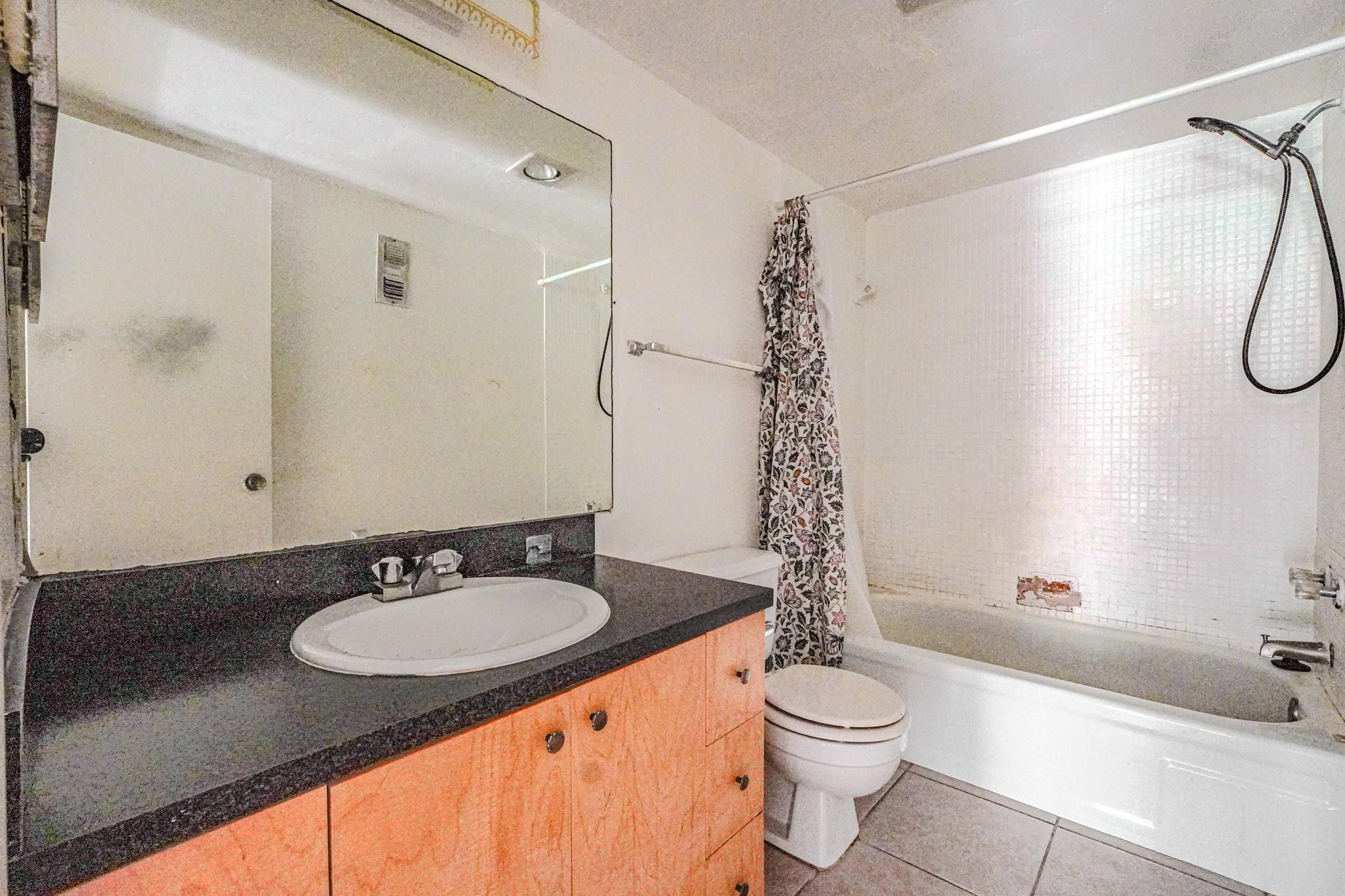 NEWPORT AT LAUDERHILL CON - Residential