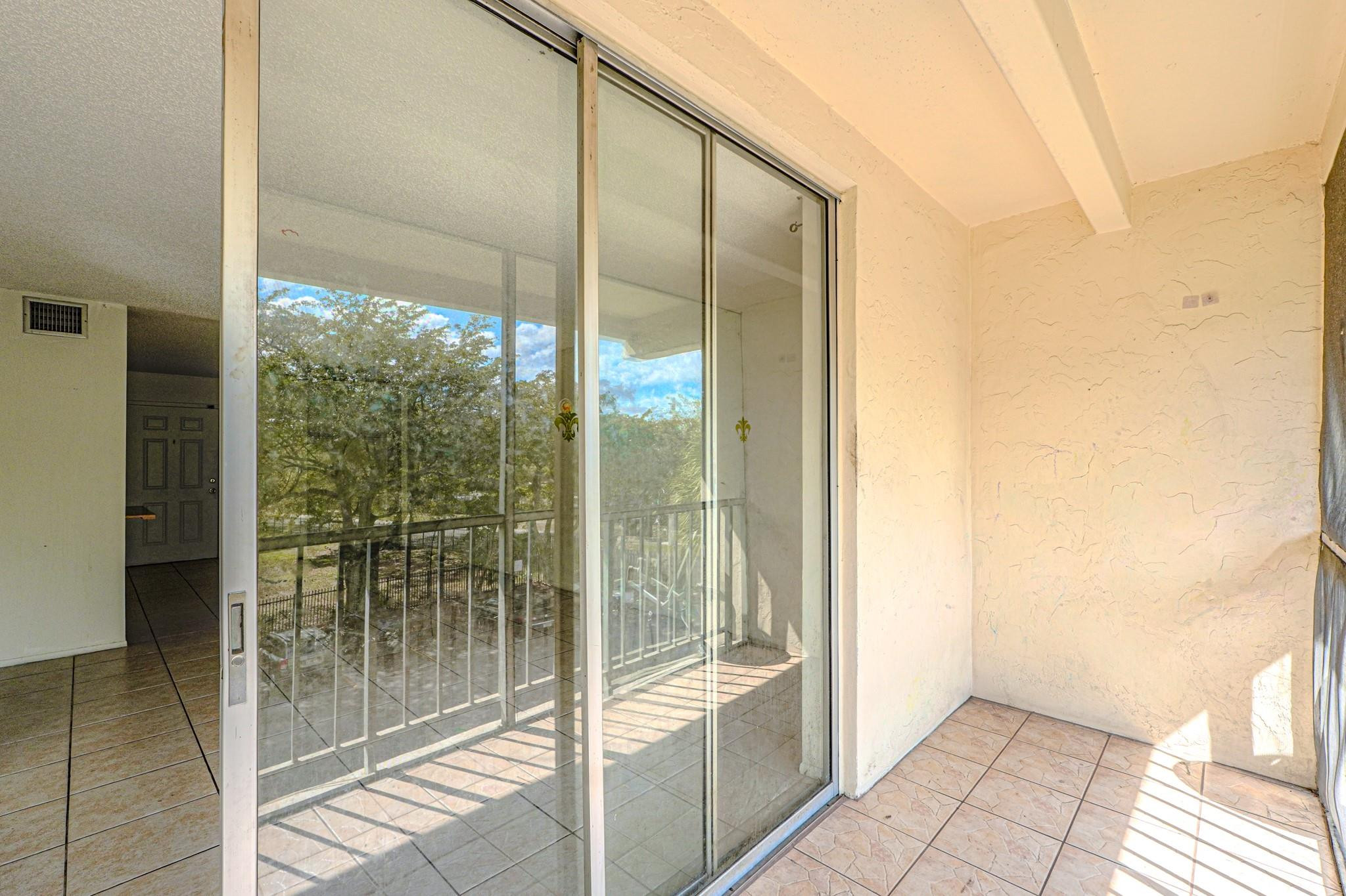 NEWPORT AT LAUDERHILL CON - Residential