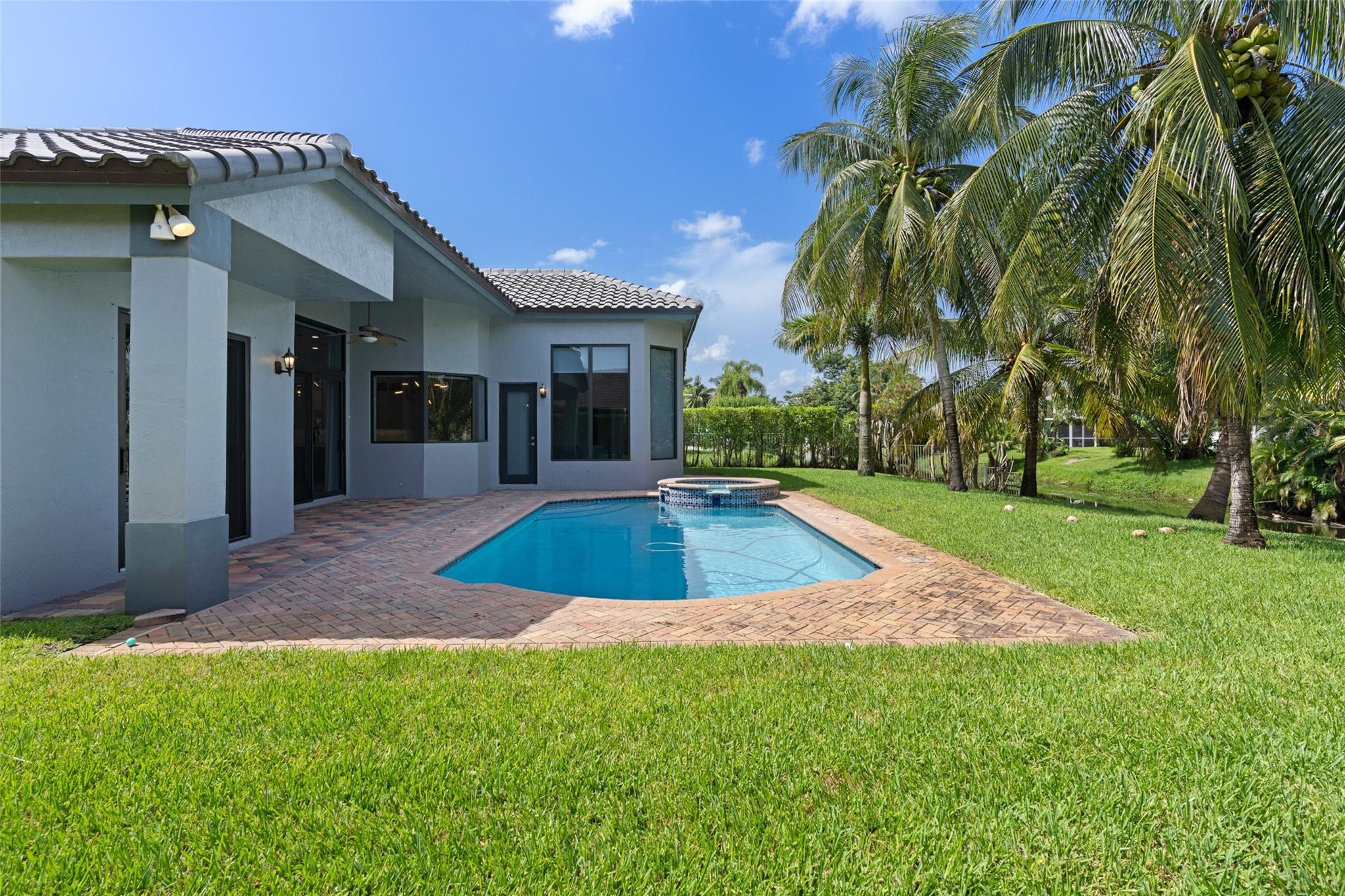 Rolling Hills Golf & Tenn - Residential Lease