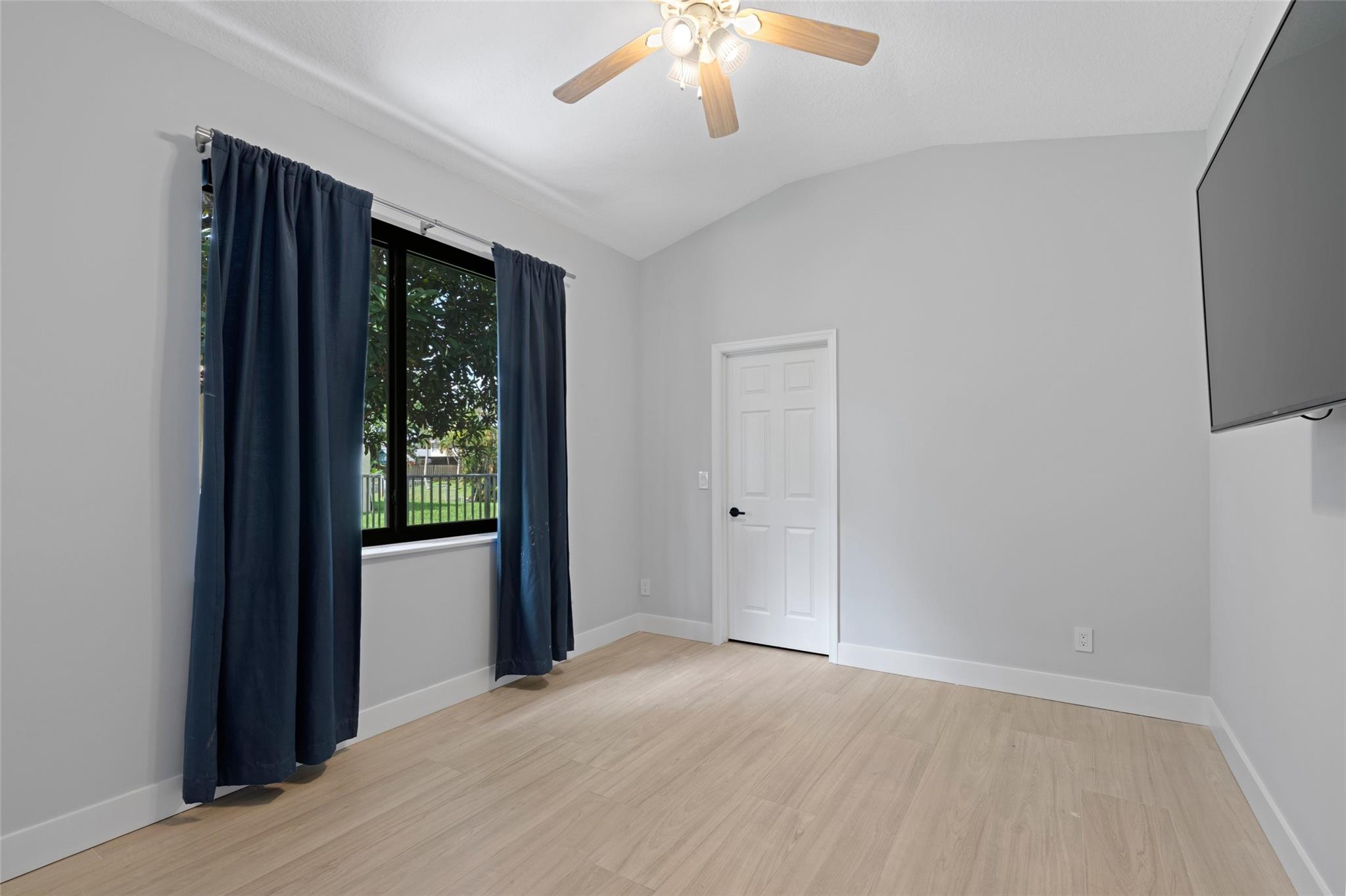 Rolling Hills Golf & Tenn - Residential Lease