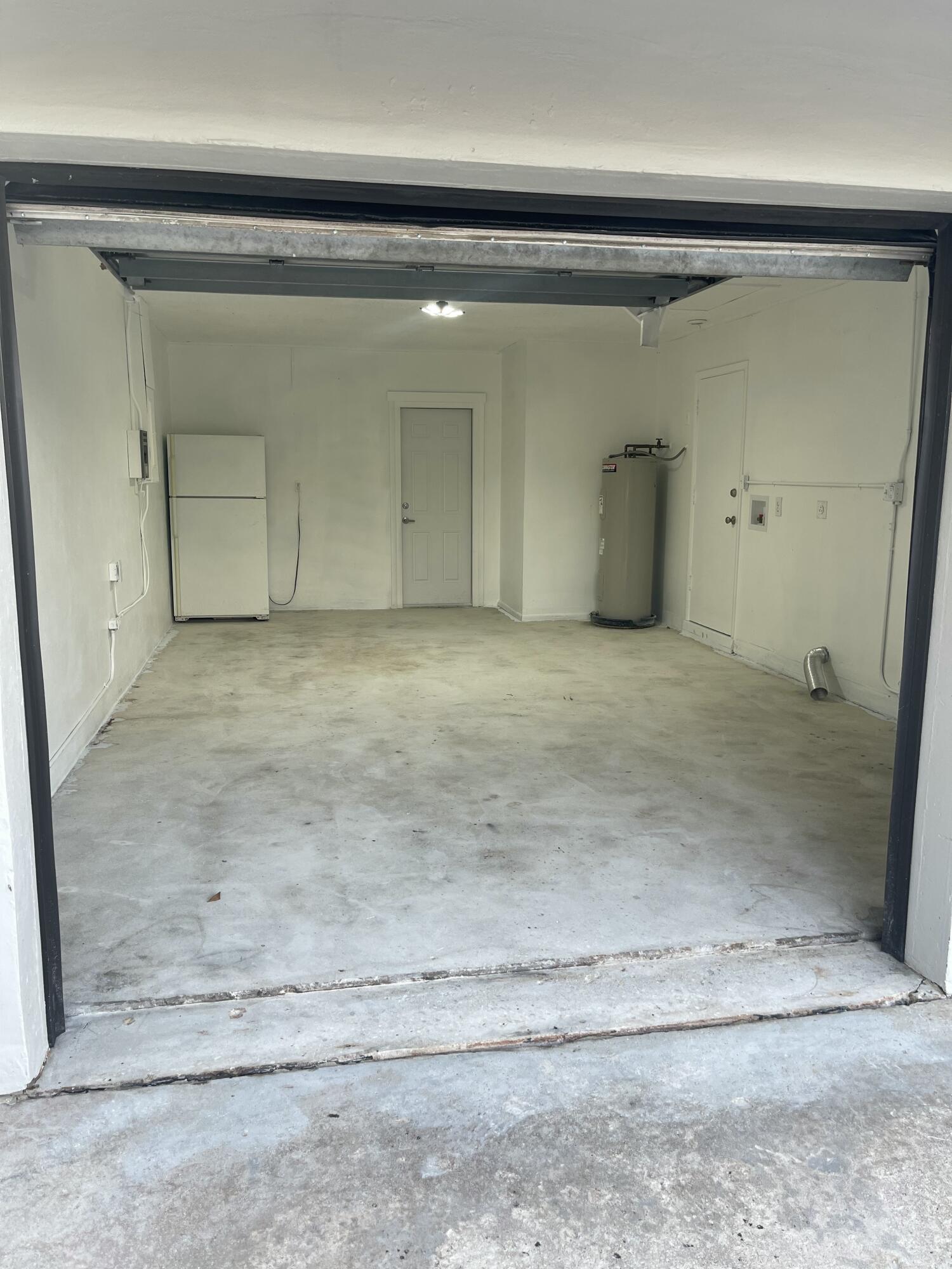 PORT ST LUCIE SECTION 6 - Residential Lease