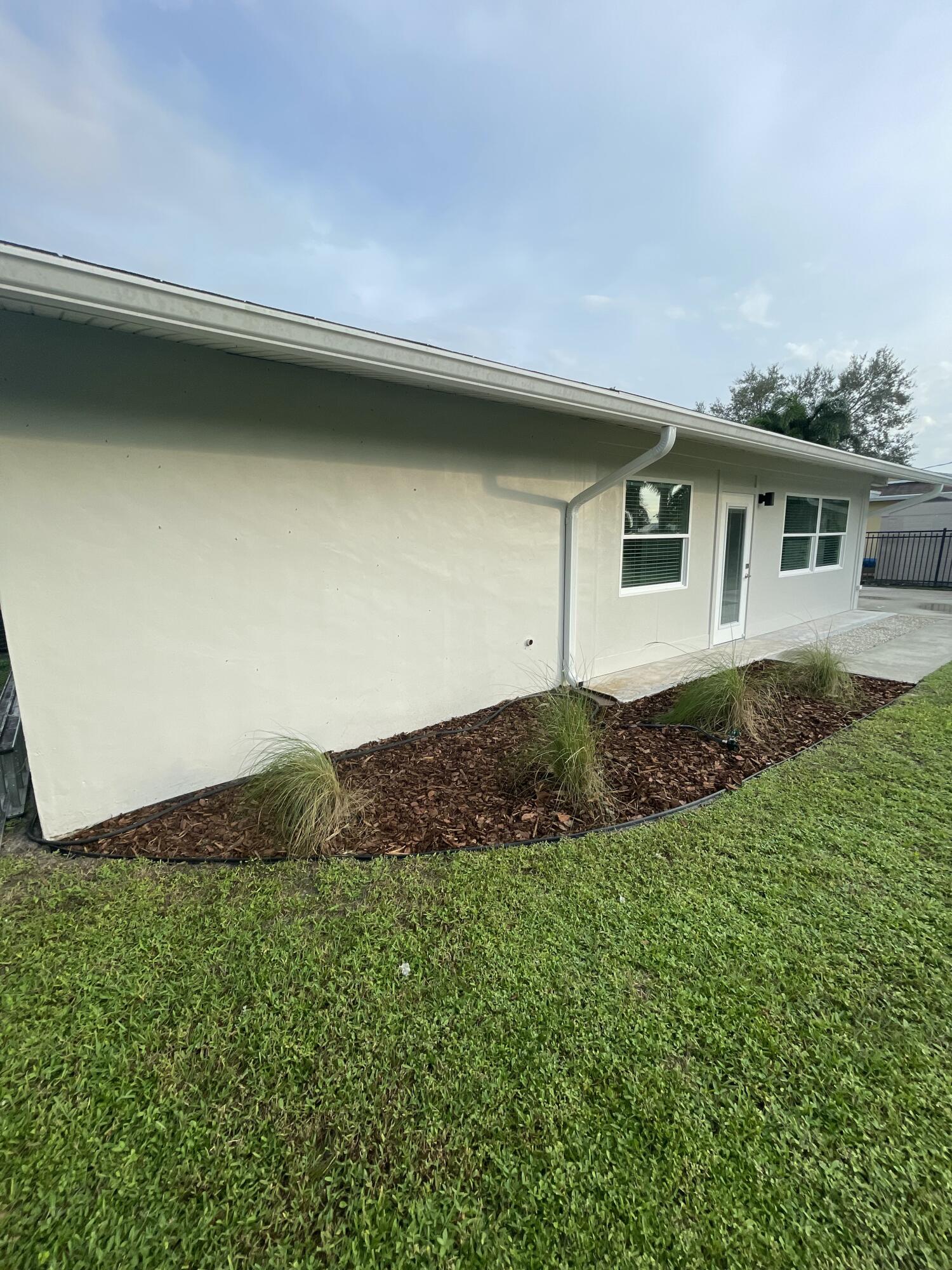 PORT ST LUCIE SECTION 6 - Residential Lease