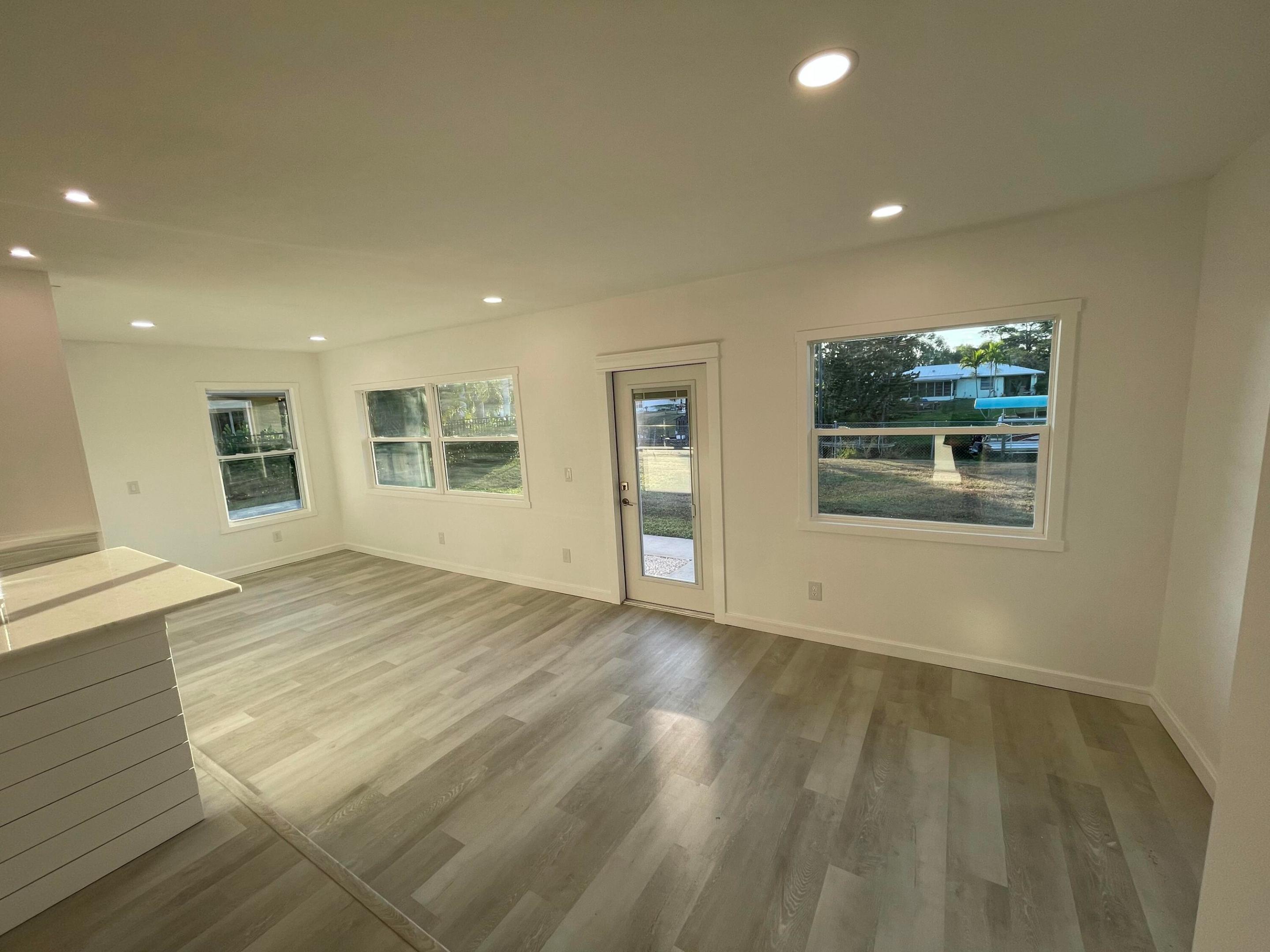 PORT ST LUCIE SECTION 6 - Residential Lease