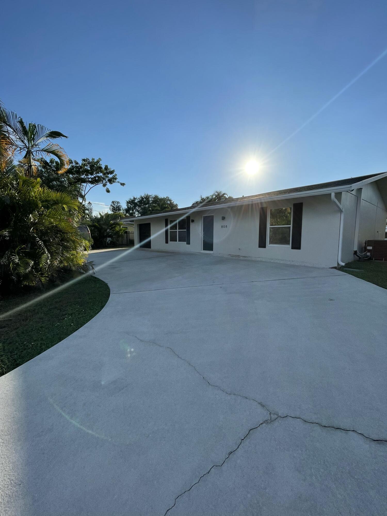 PORT ST LUCIE SECTION 6 - Residential Lease
