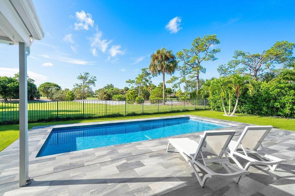 Photo of 329 Fairway N, Tequesta, FL 33469 (MLS # R10924130)