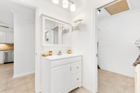 Tiny photo for 143 SE 7th Street, Deerfield Beach, FL 33441 (MLS # B26079781)