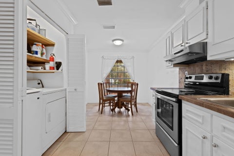 Tiny photo for 143 SE 7th Street, Deerfield Beach, FL 33441 (MLS # B26079781)