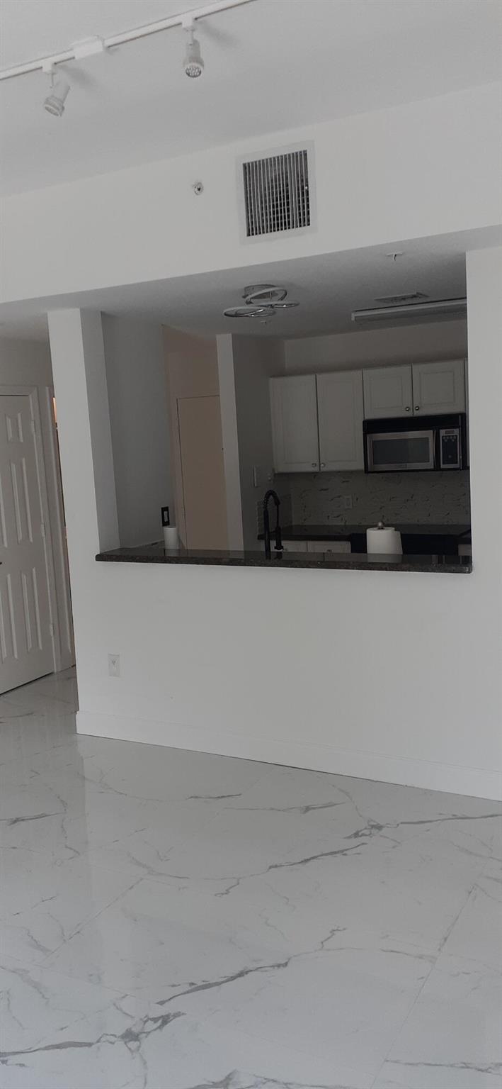 VILLAGE AT ABACOA CONDO - Residential Lease