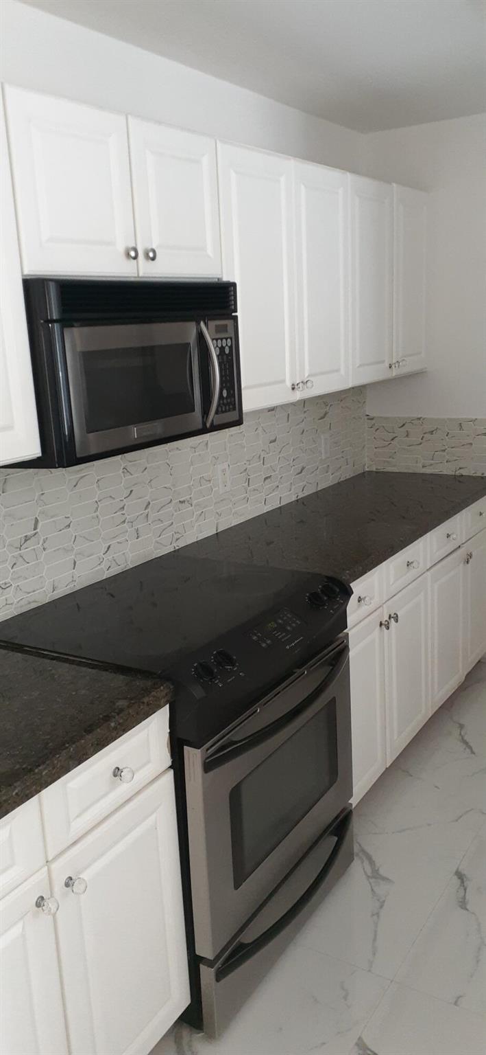 VILLAGE AT ABACOA CONDO - Residential Lease