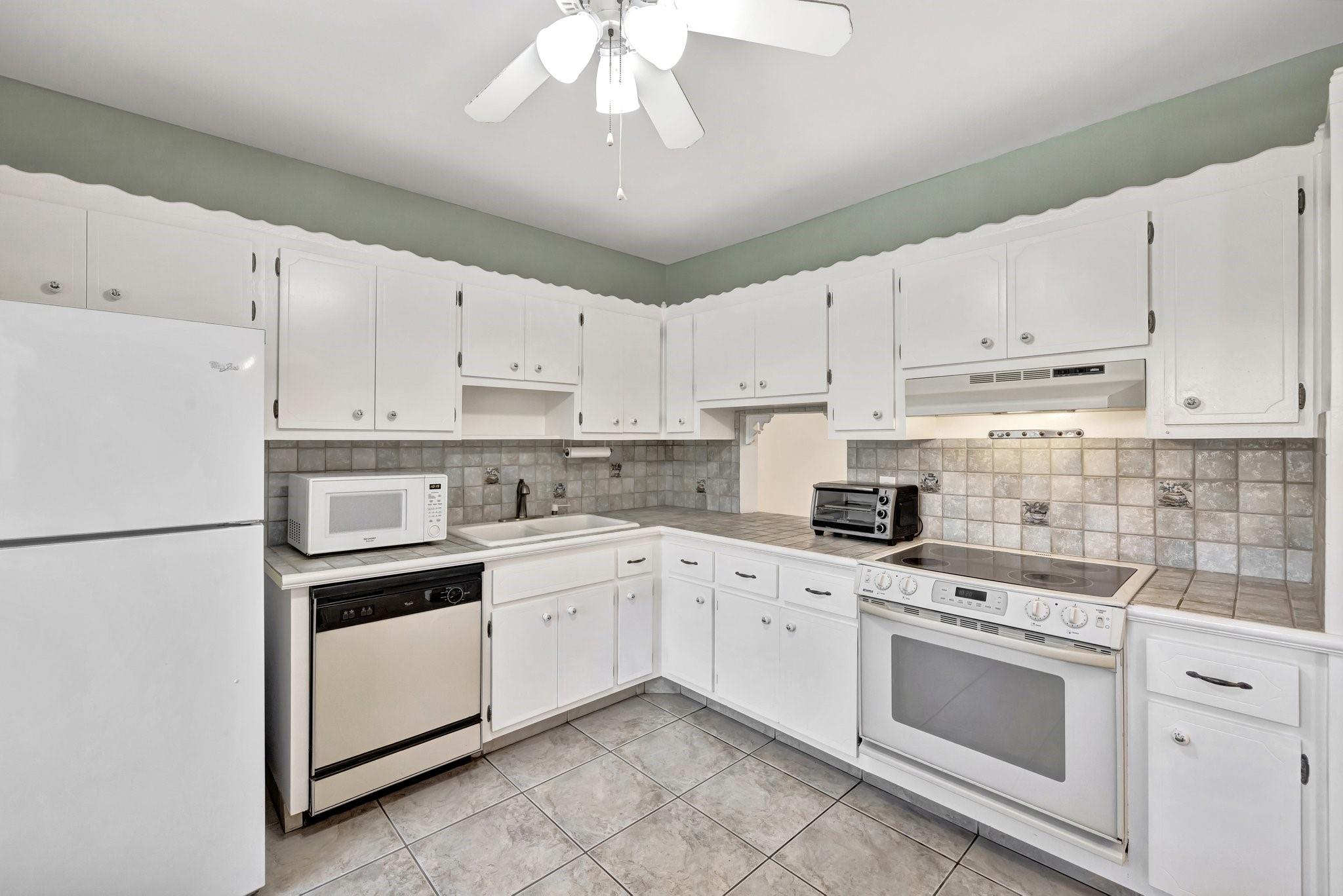 PLANTATION TERRACE CONDO - Residential