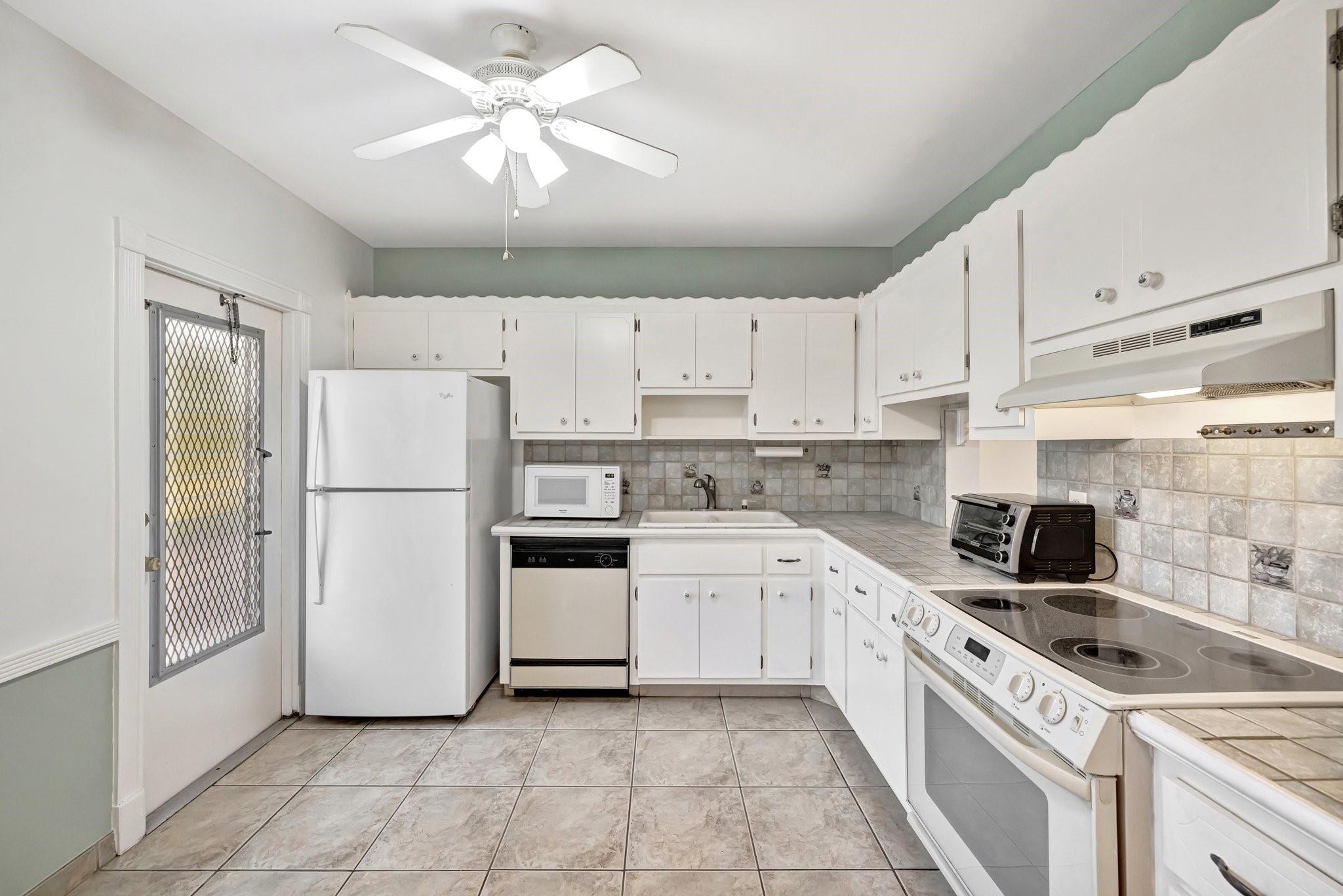 PLANTATION TERRACE CONDO - Residential