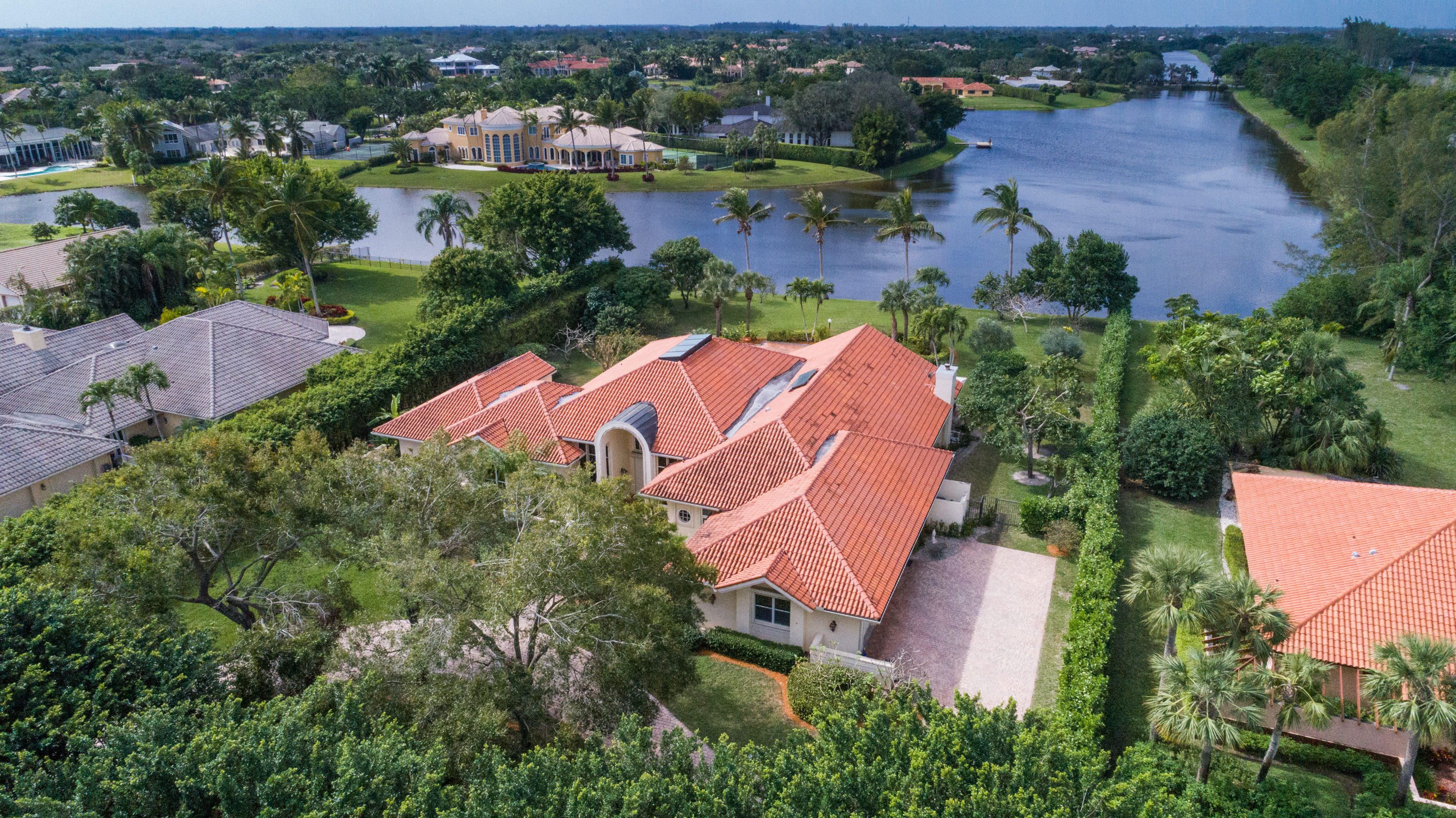 LONG LAKE ESTATES - Residential