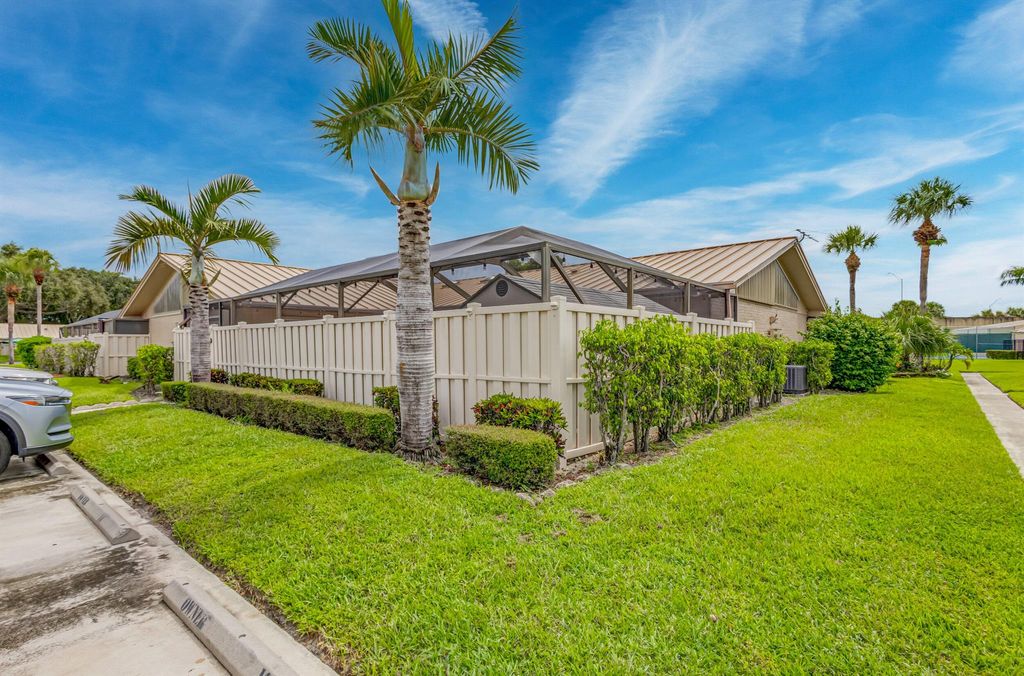 Photo of 5258 Eagle Lake Drive, Palm Beach Gardens, FL 33418 (MLS # R10907823)