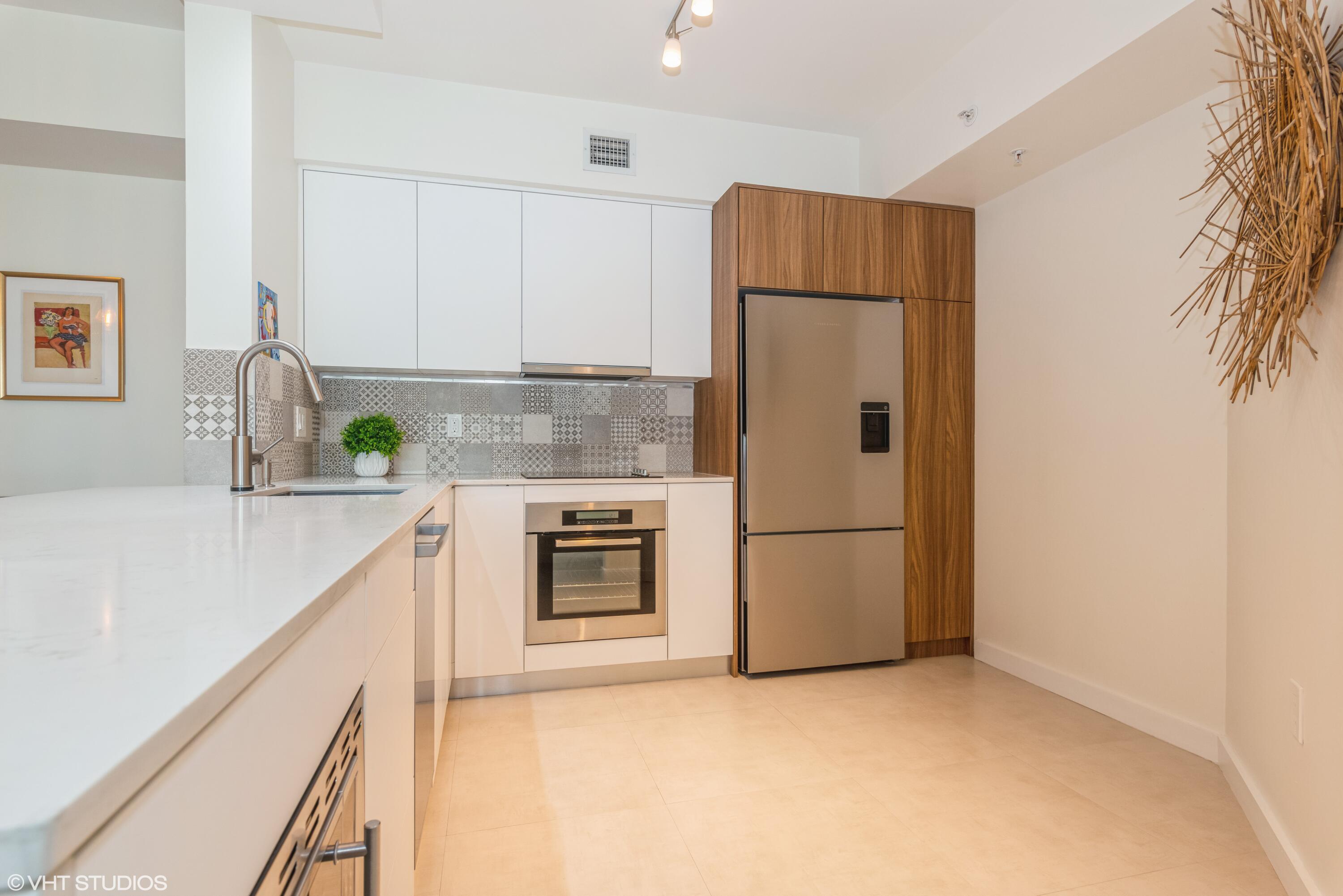 17100 N BAY Road 1616