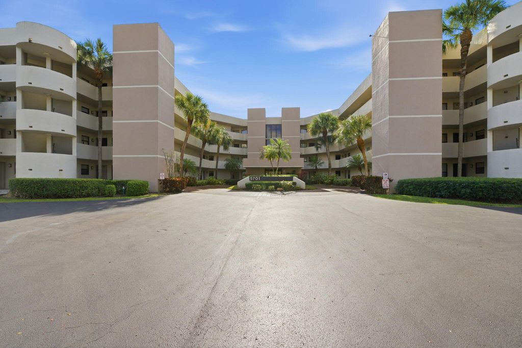 Photo of 5701 Camino Del Sol #106, Boca Raton, FL 33433 (MLS # R11164499)